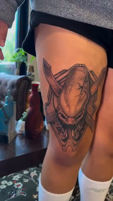 Tattoo by @emprintedd β japanese_irezumi, black_and_grey