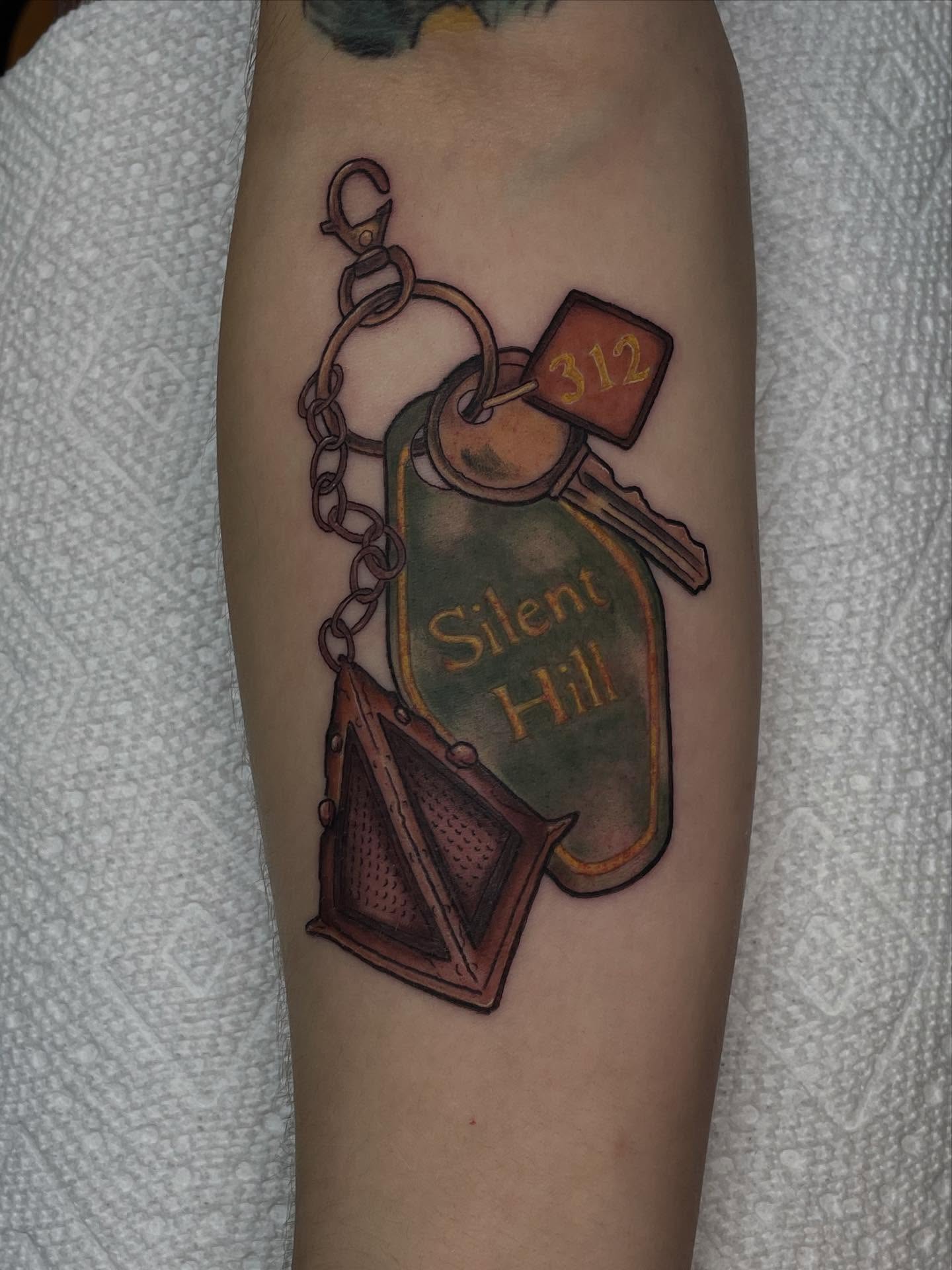 Tattoo by @thekaityfacetattoos β realism