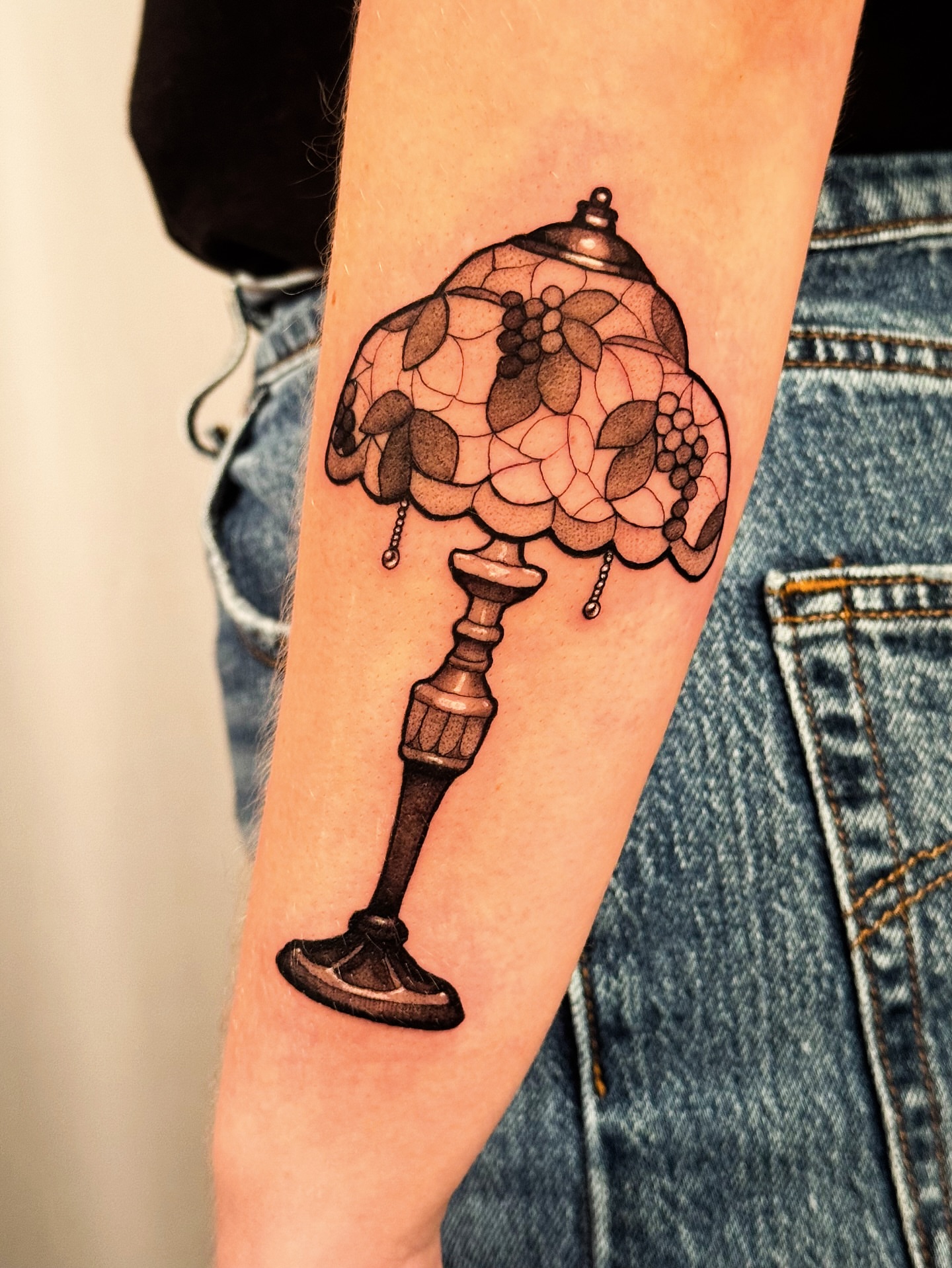 Lampshade black and grey tattoo on the forearm by Yasemin πΉπ·π¬π§ San Jose based tattoo artist