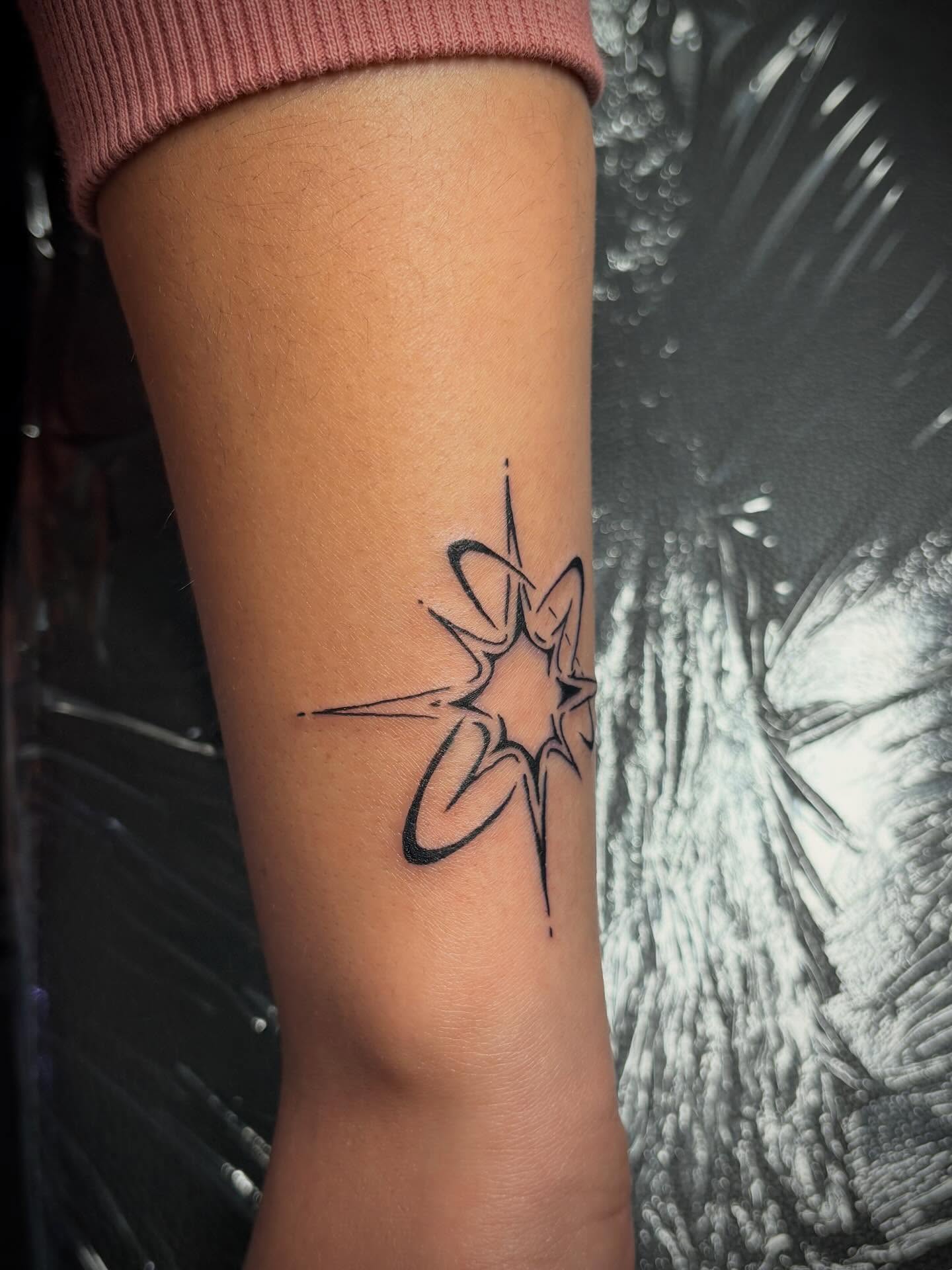 Tattoo by @emmas.tattoo.s — geometric