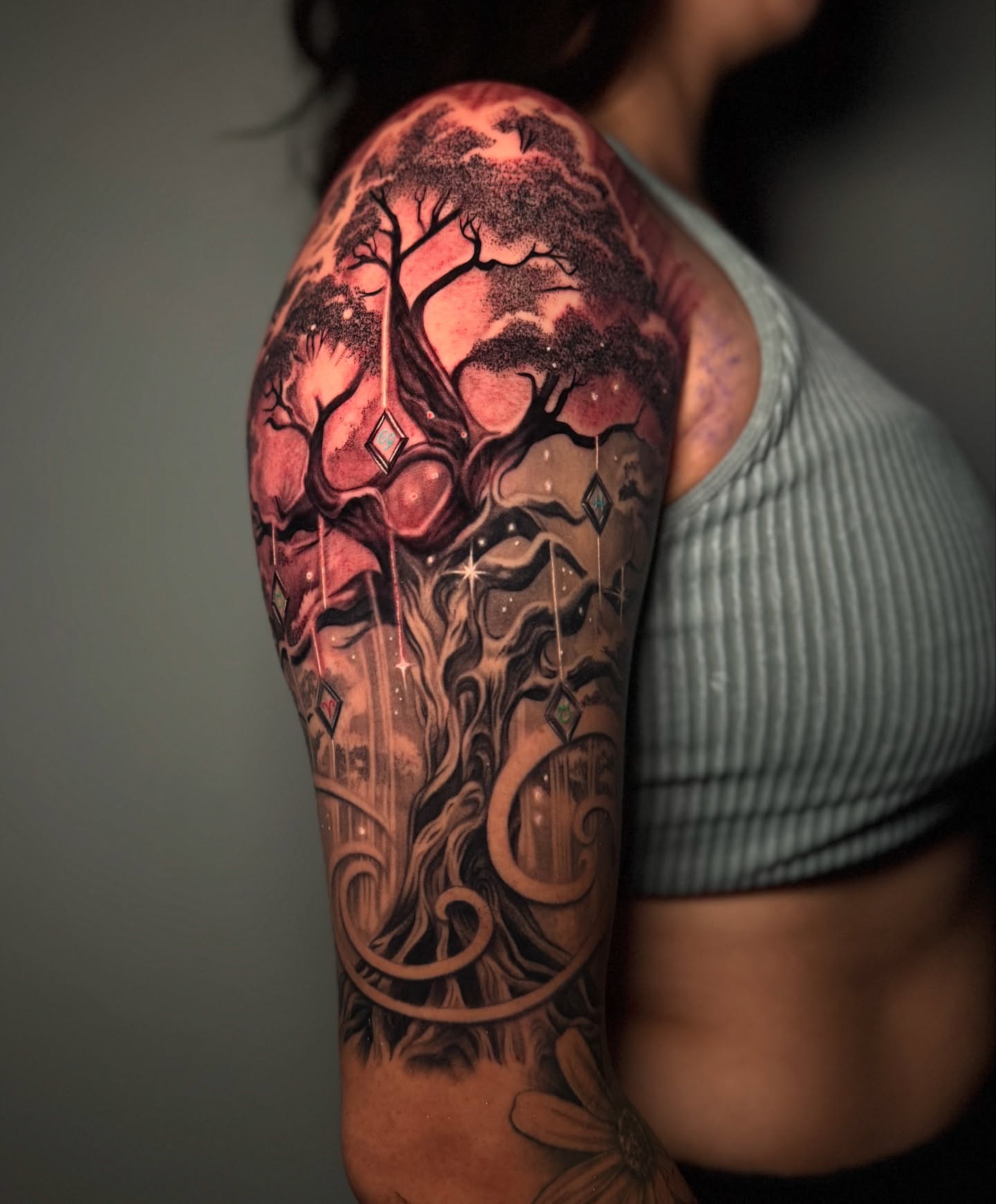 Tree dotwork tattoo on the upper arm by Kiki Tattoos😈
