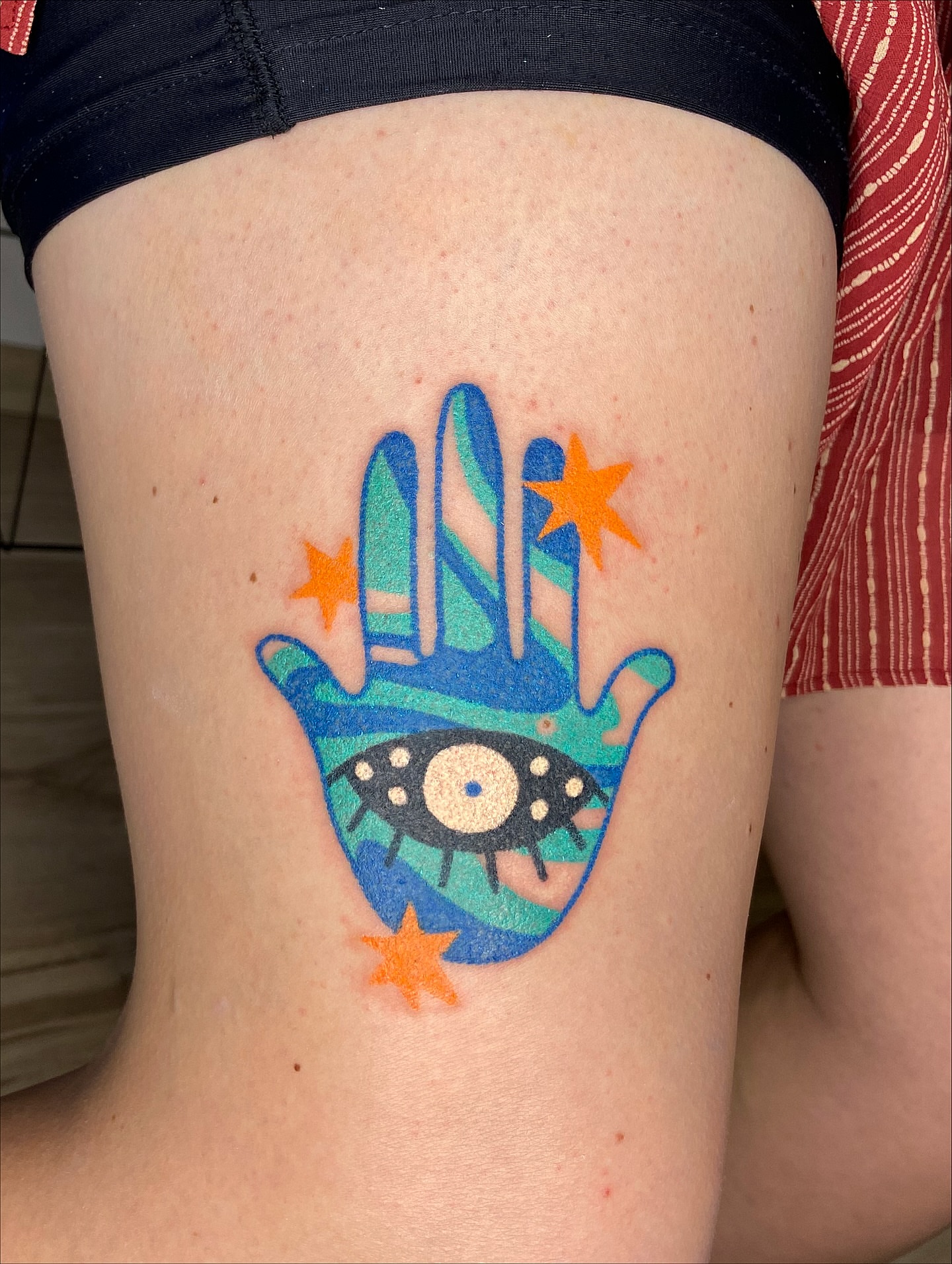 Eye and hand dotwork tattoo on the thigh by Kasia ✨jedyny taki handpoke w katowicach✨