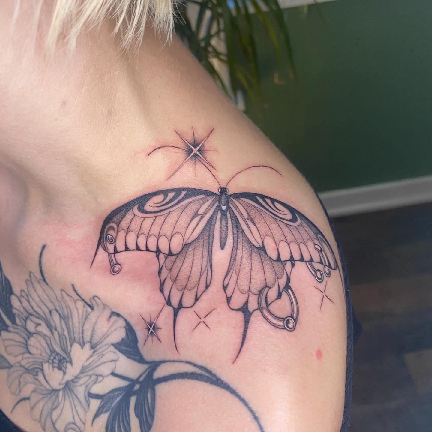 Tattoo by @halim.thedream β black_and_grey