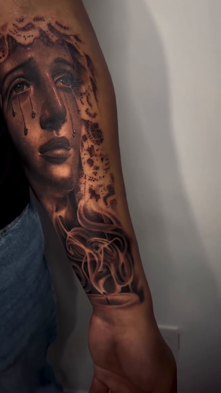 Weeping statue face realism tattoo by Gee Lagunas 🇲🇽, Springfield, Virginia