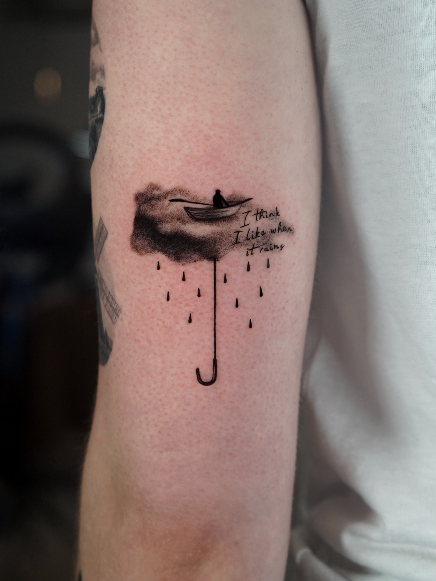 Tattoo by @metinkaraatli — dotwork, minimalist