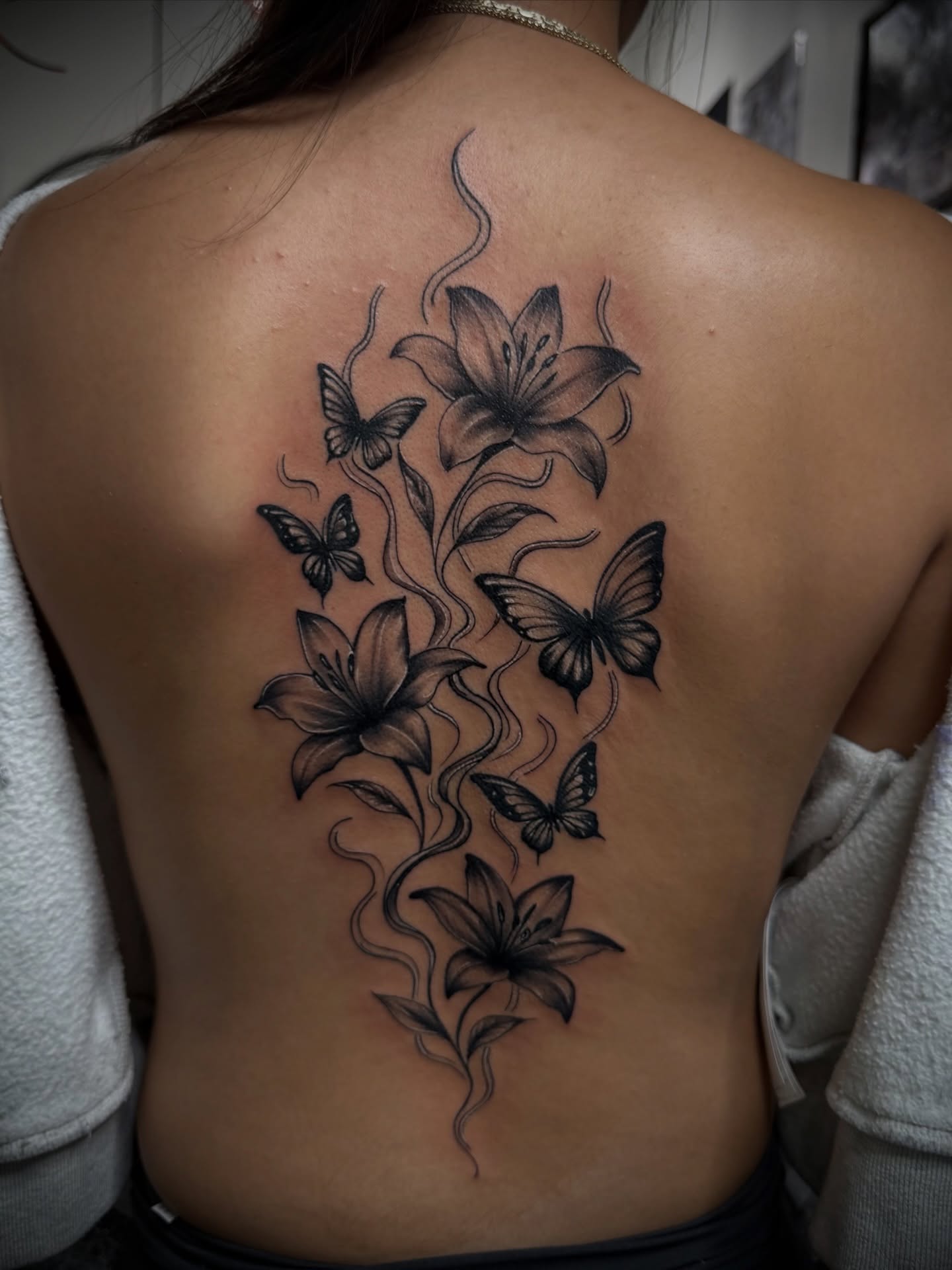 Tattoo by @chaparroinks — black_and_grey