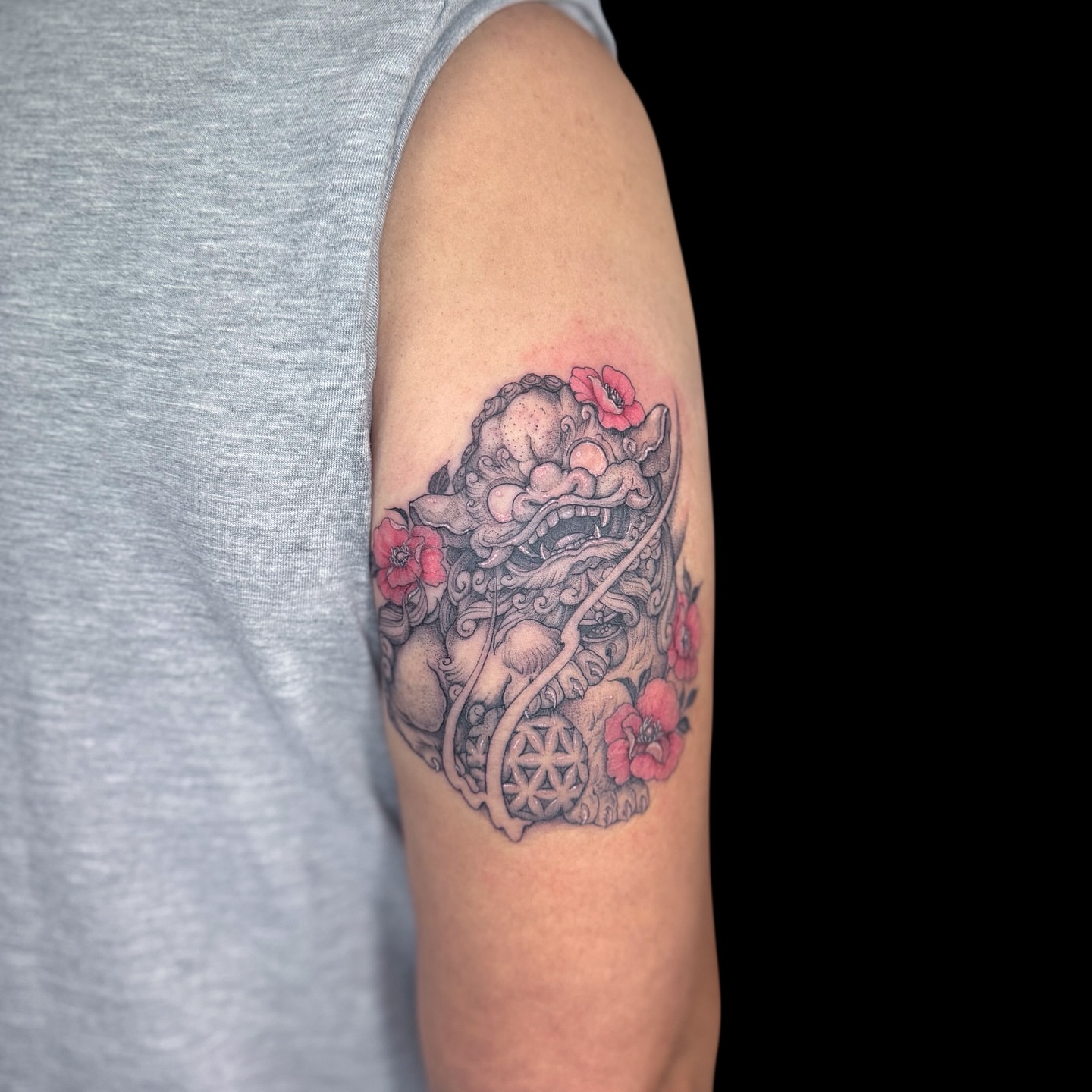 Tattoo by @dii_9dragons β japanese_irezumi, dotwork