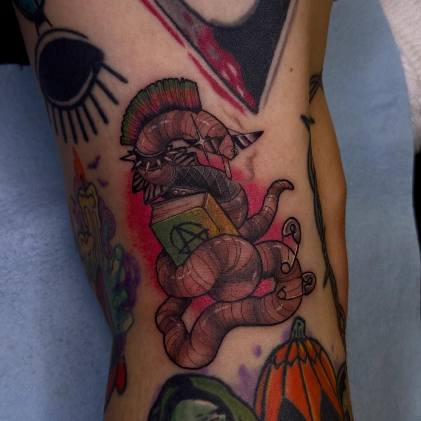 Tattoo by @catherineterlop โ american_traditional