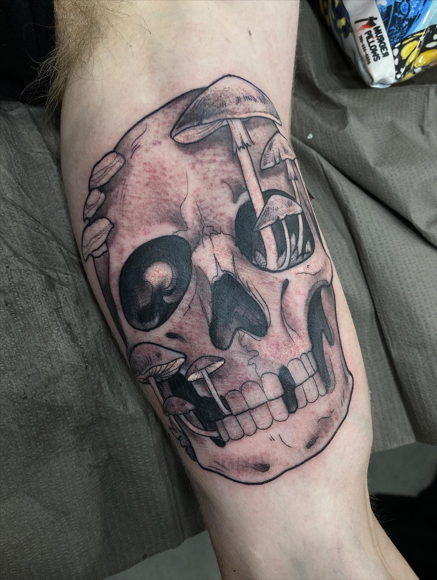 Tattoo by @samilouisetattoos — black_and_grey