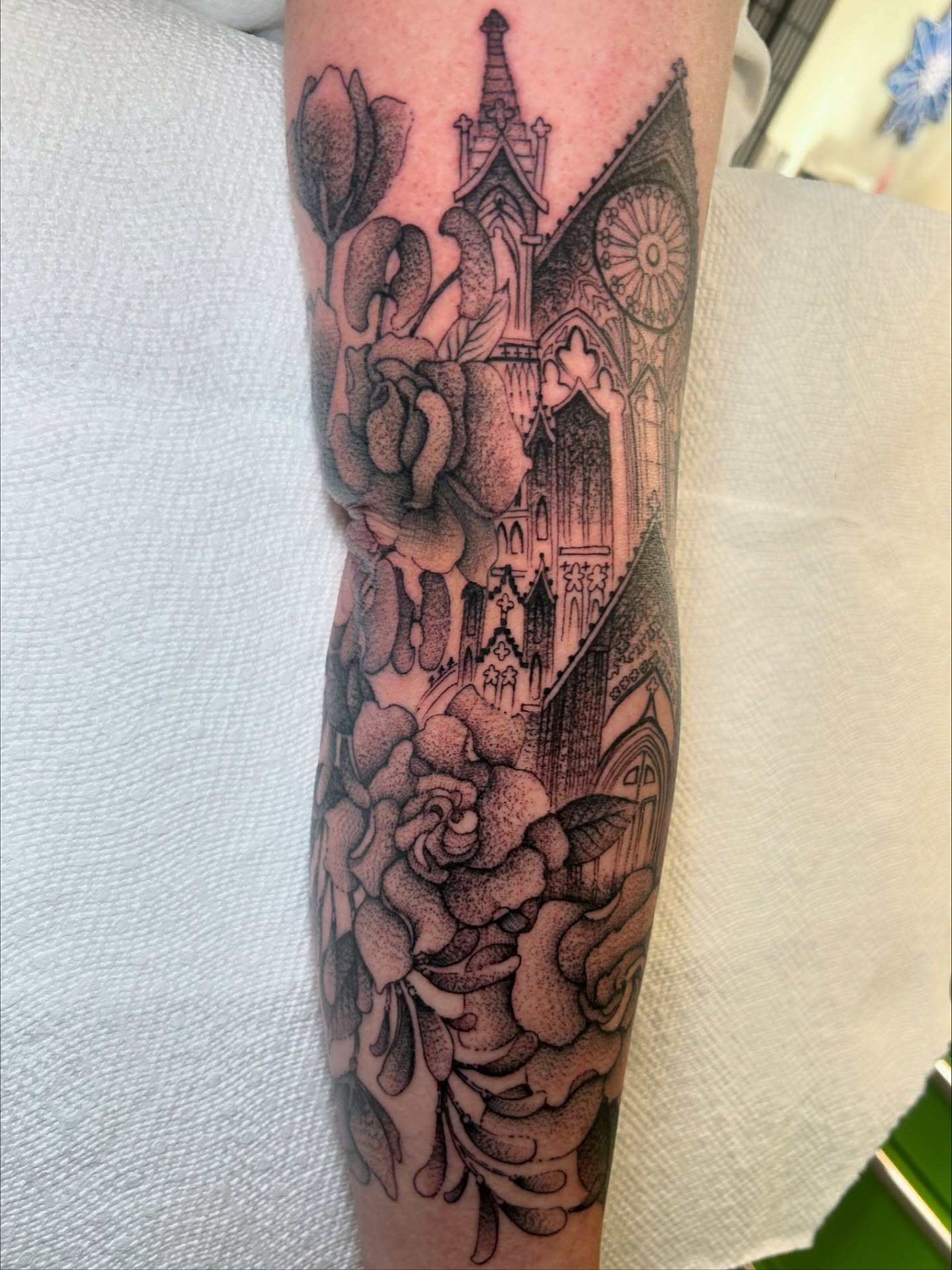Gothic cathedral and roses dotwork tattoo on the forearm by 匚卂ㄒ乙丨ㄥㄥ卂