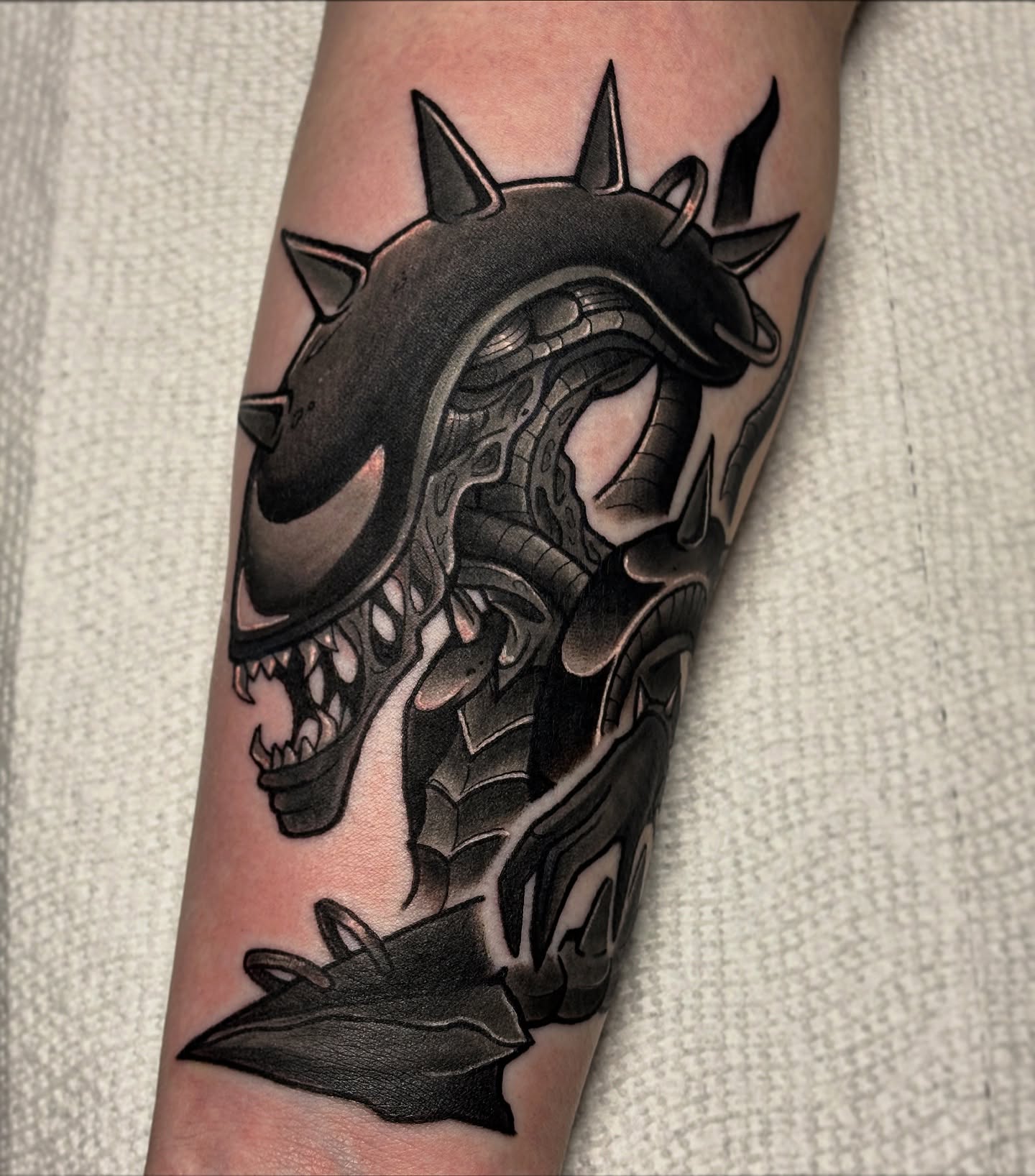 Tattoo by @hhaylayy — black_and_grey, geometric