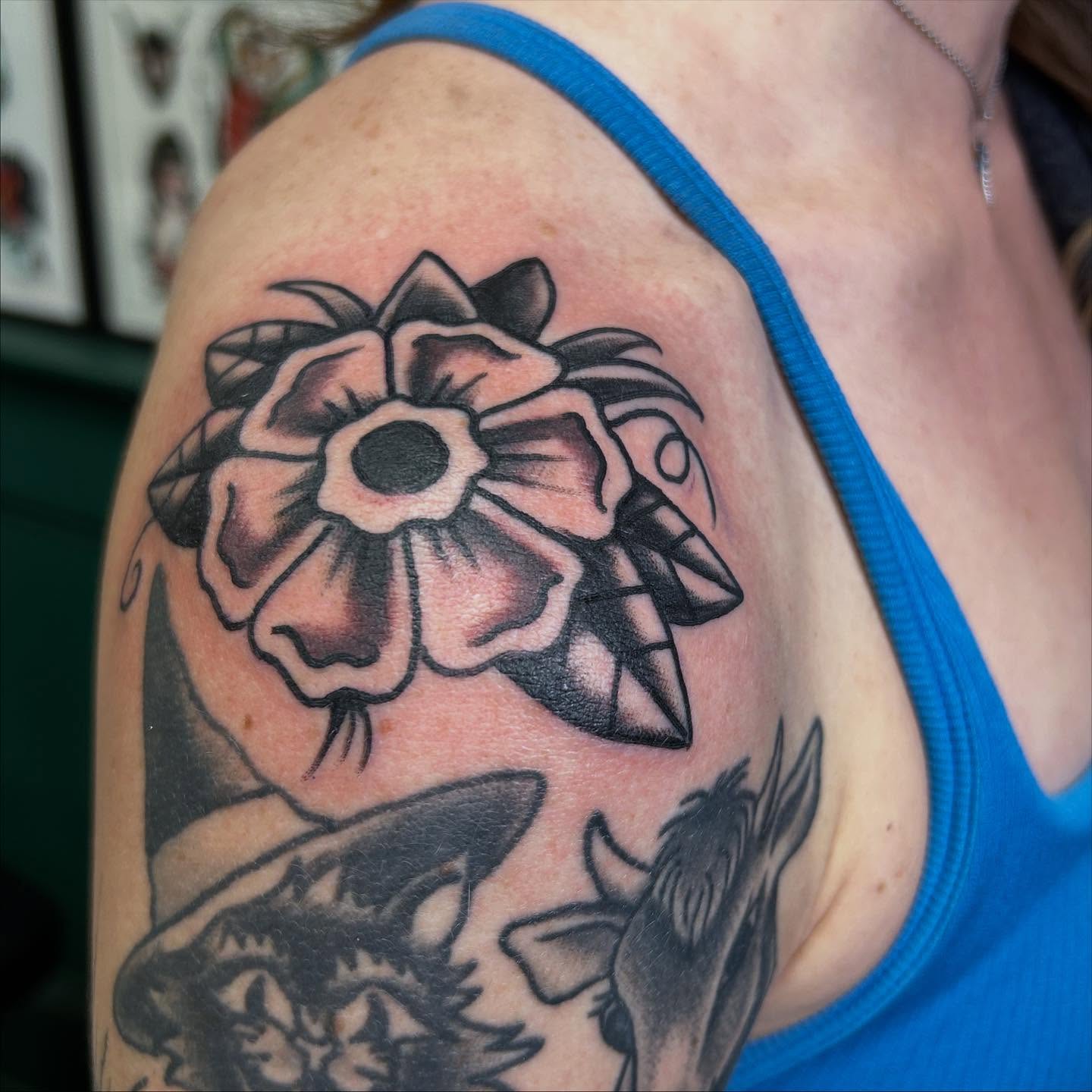 Tattoo by @erineinhorn — black_and_grey