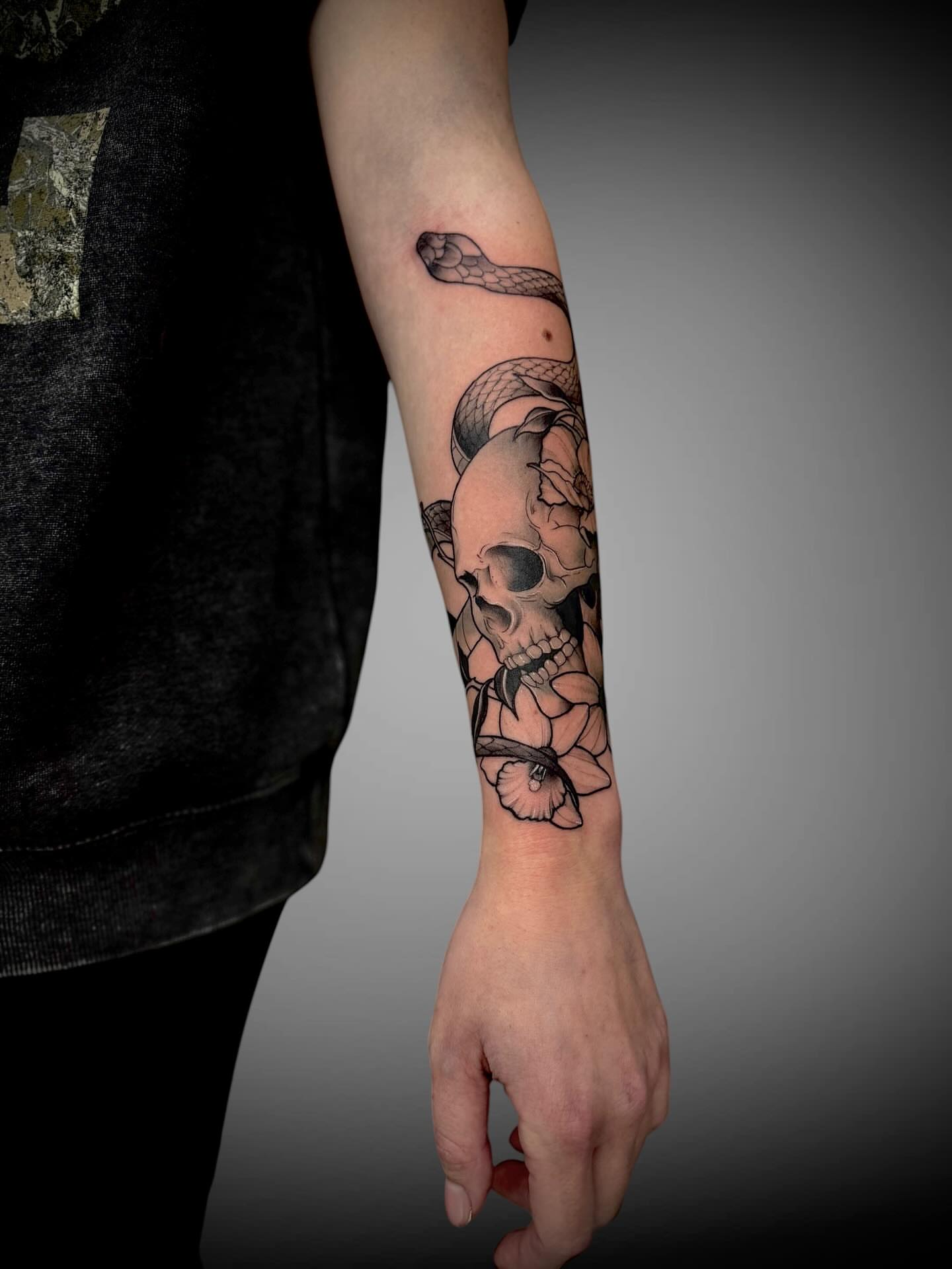Tattoo by @_mitsukochingart — black_and_grey, realism