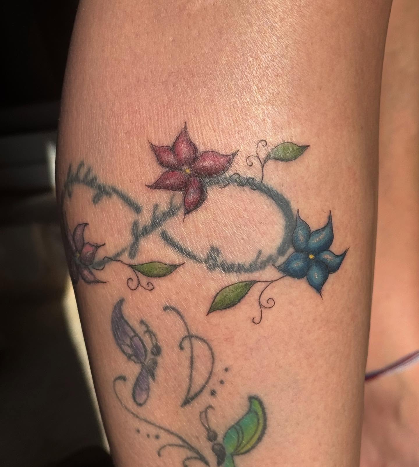 Flower vine dotwork tattoo on the forearm by @mr.smiley___
