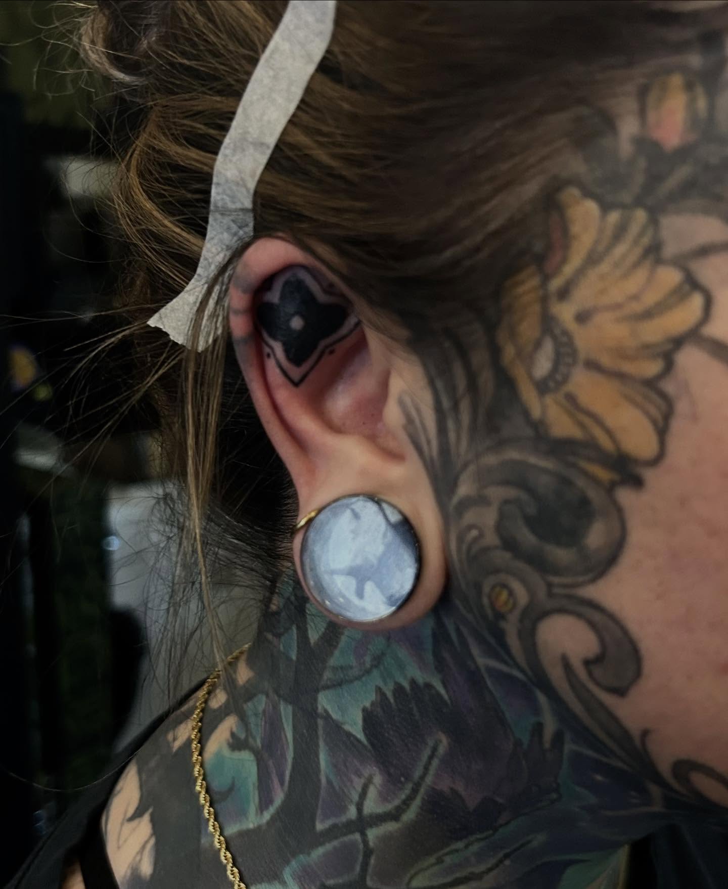 Tattoo by @tolo_tattoos — black_and_grey
