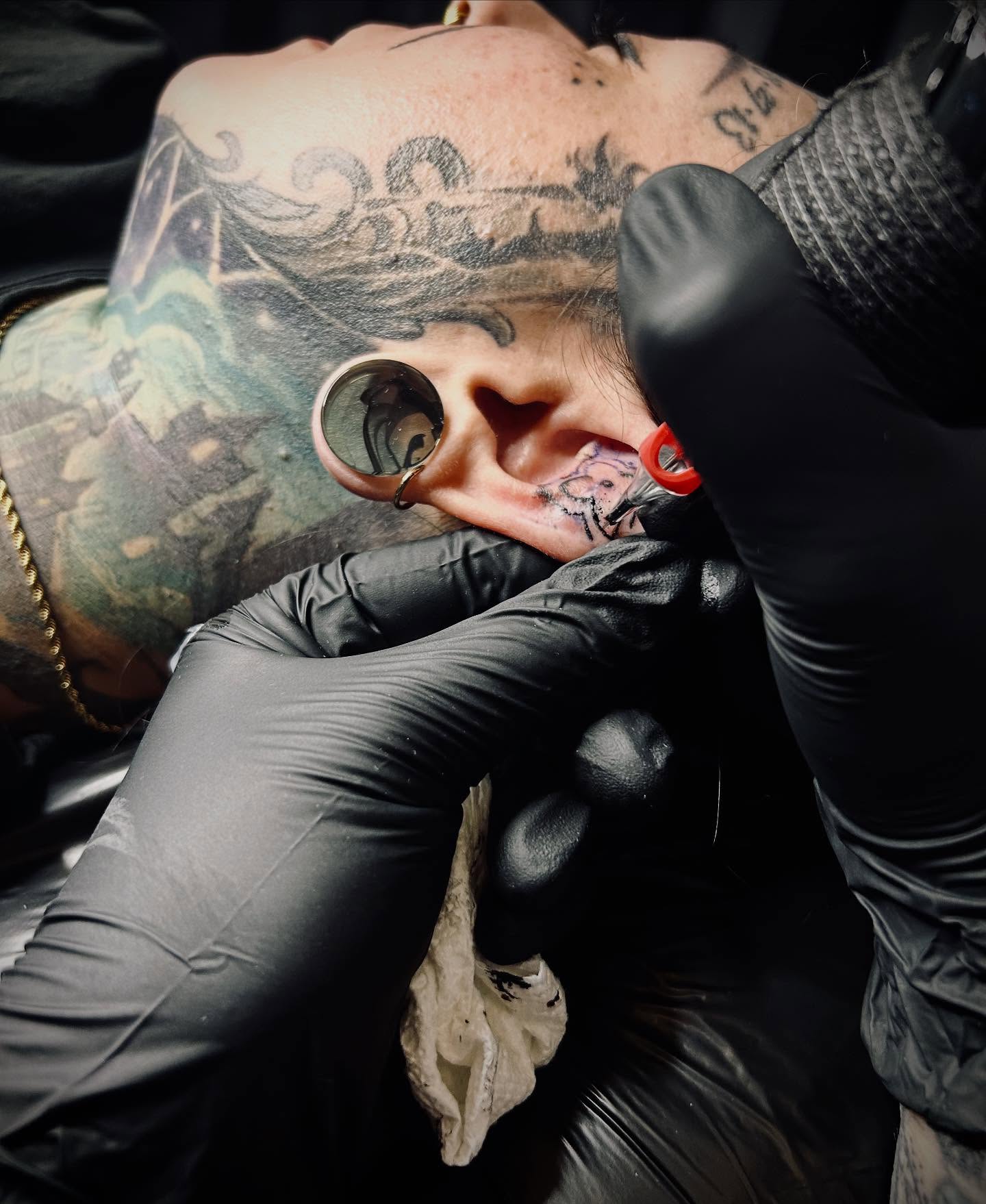 Tattoo by @tolo_tattoos — black_and_grey