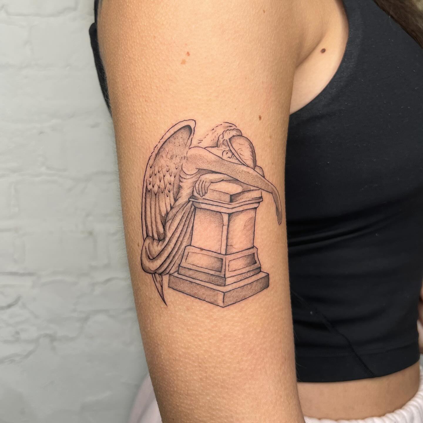 Tattoo by @robbwilsontattoos — black_and_grey