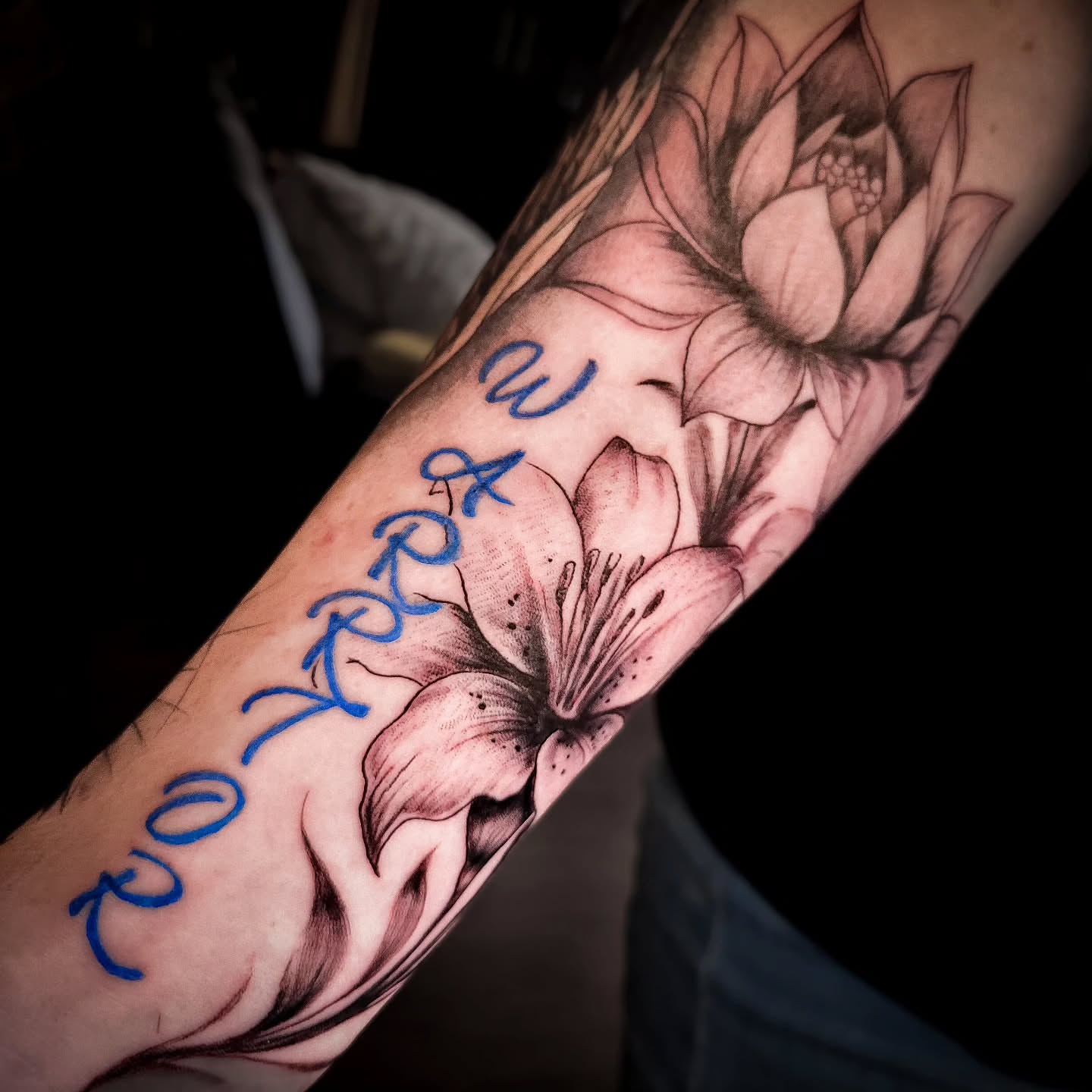 Tattoo by @tatsbyjesse — black_and_grey