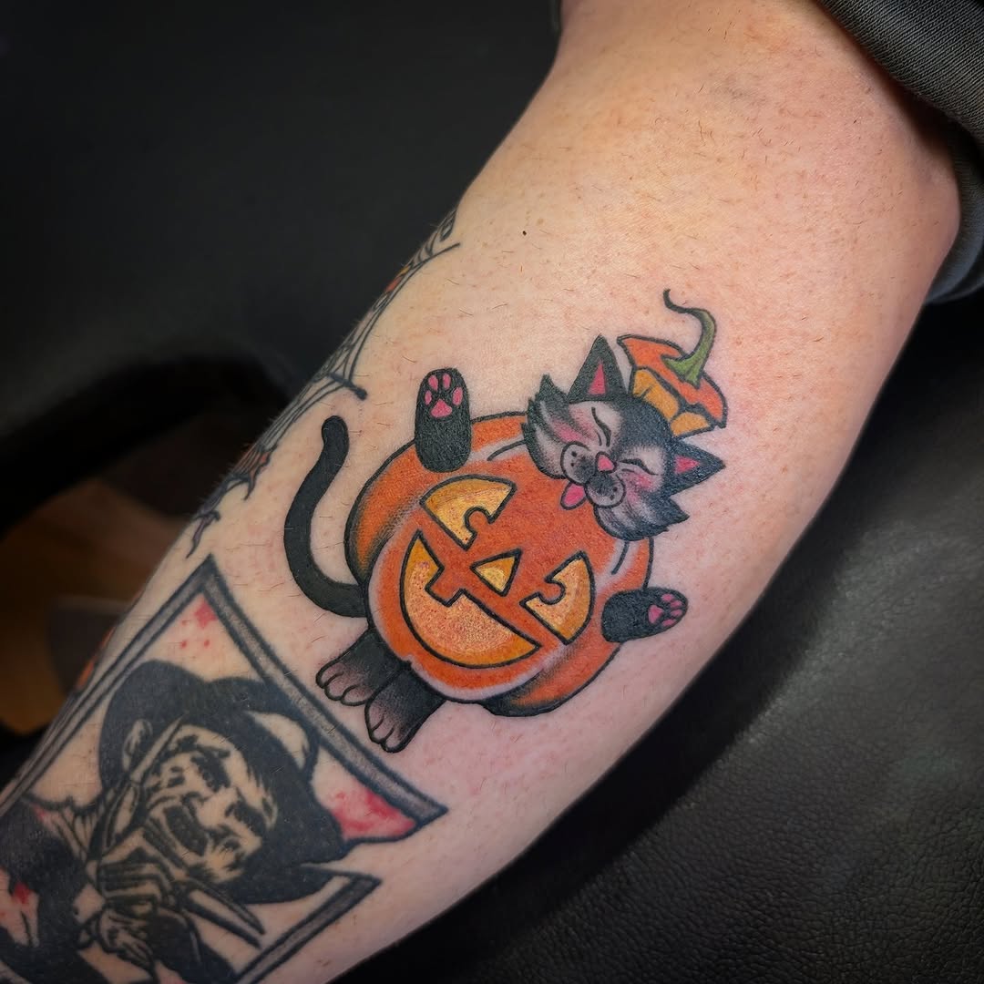 Tattoo by @haleygunz — american_traditional