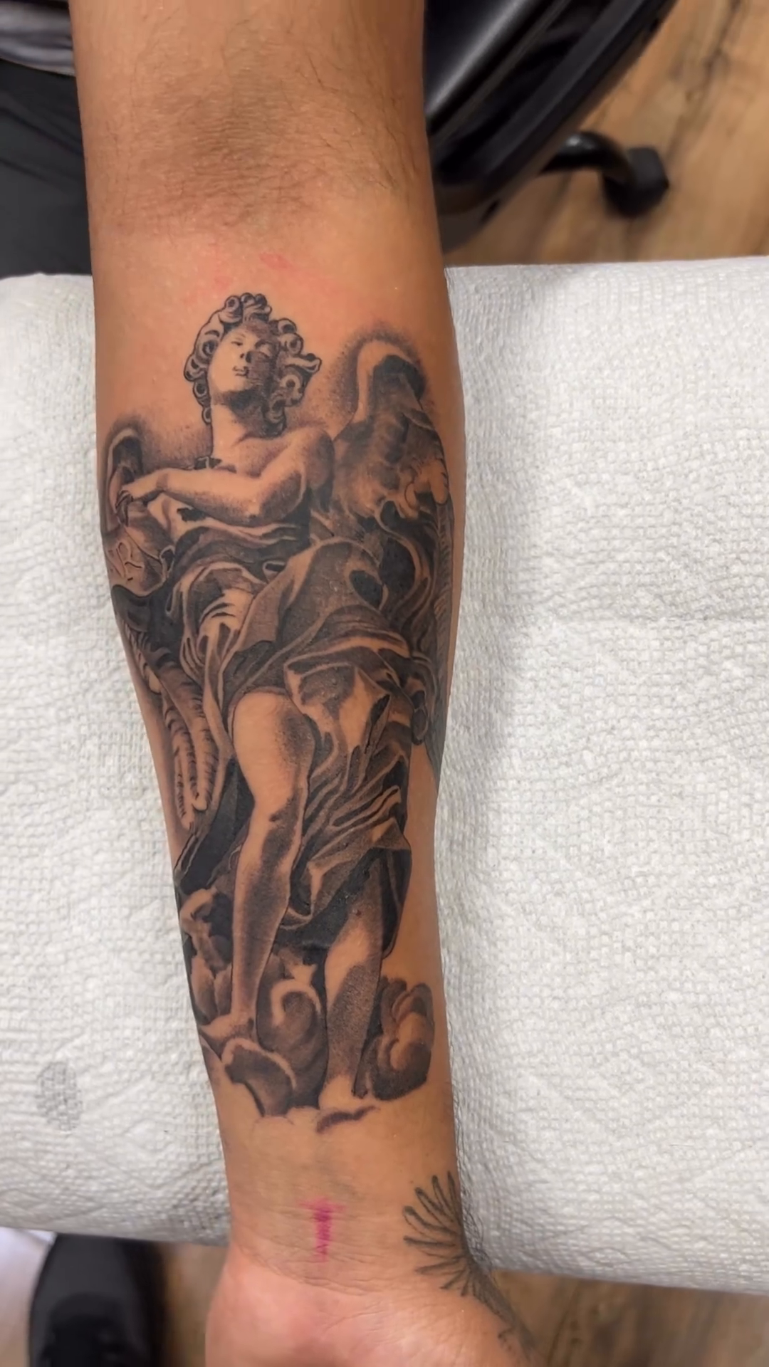 Tattoo by @lvp_arte — realism, black_and_grey