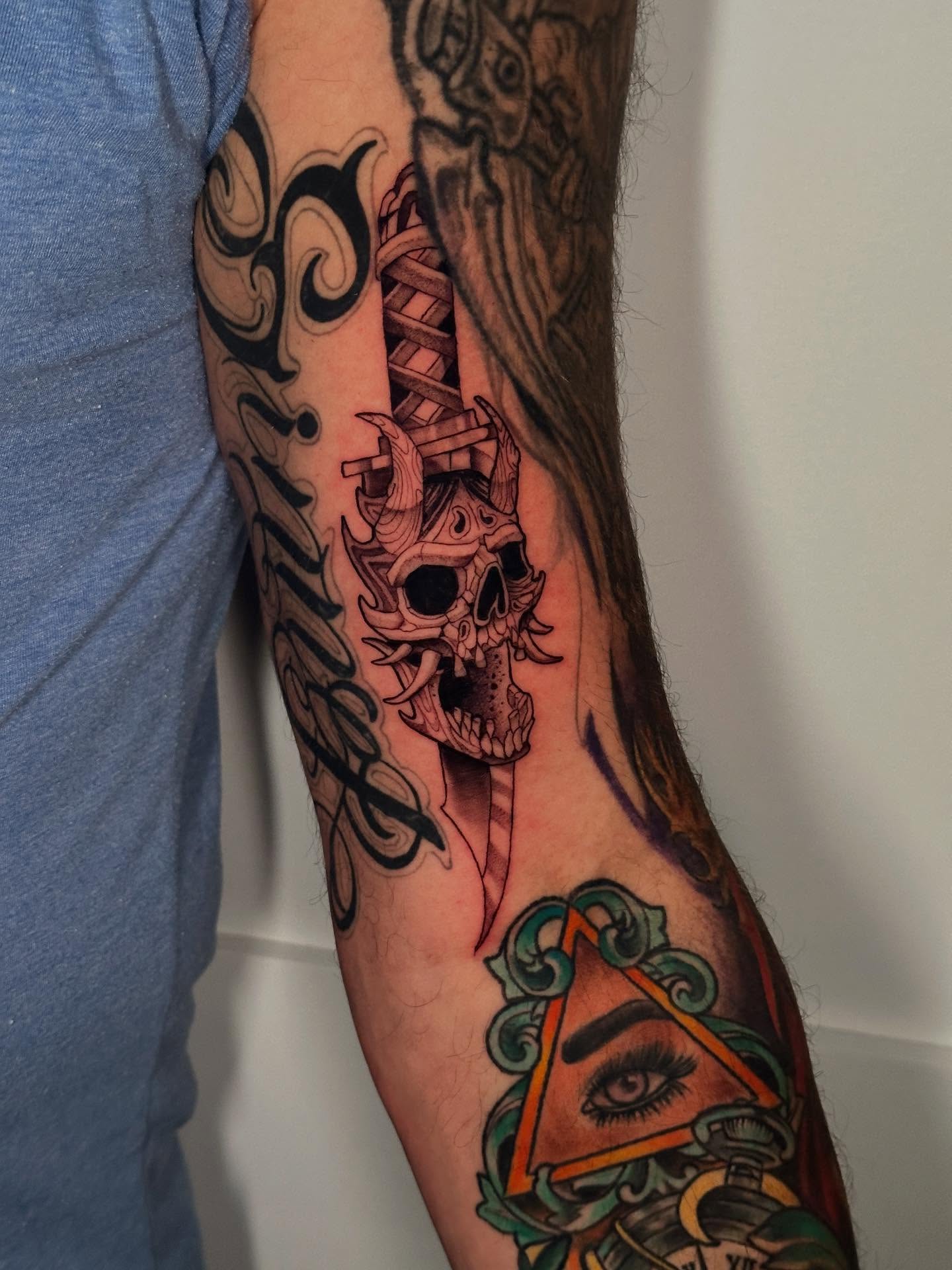 Tattoo by @nia.c__tattoo — american_traditional, dark_realism