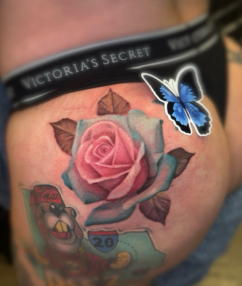 Rose American traditional tattoo on the thigh by Hannah Marie ๐ฆ, Benbrook, Texas