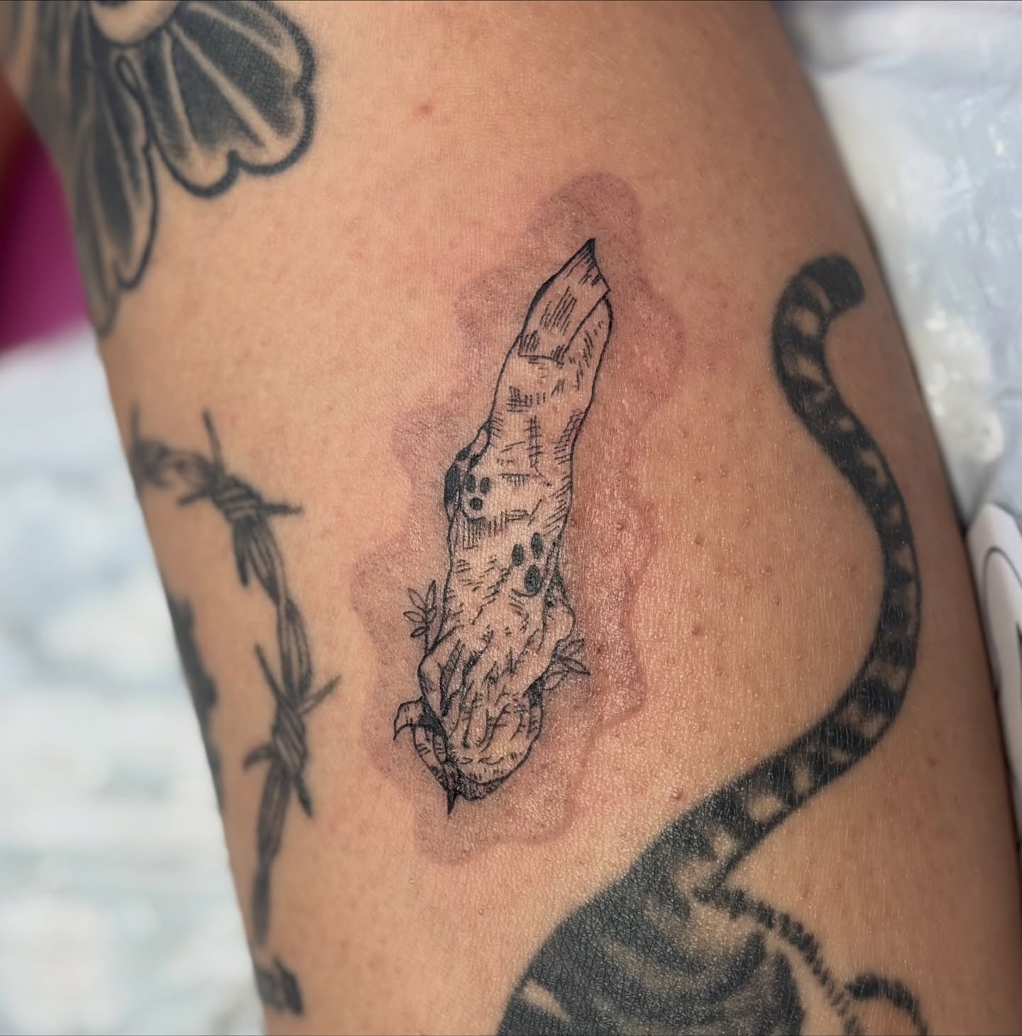 Tattoo by @neciatattoo — black_and_grey