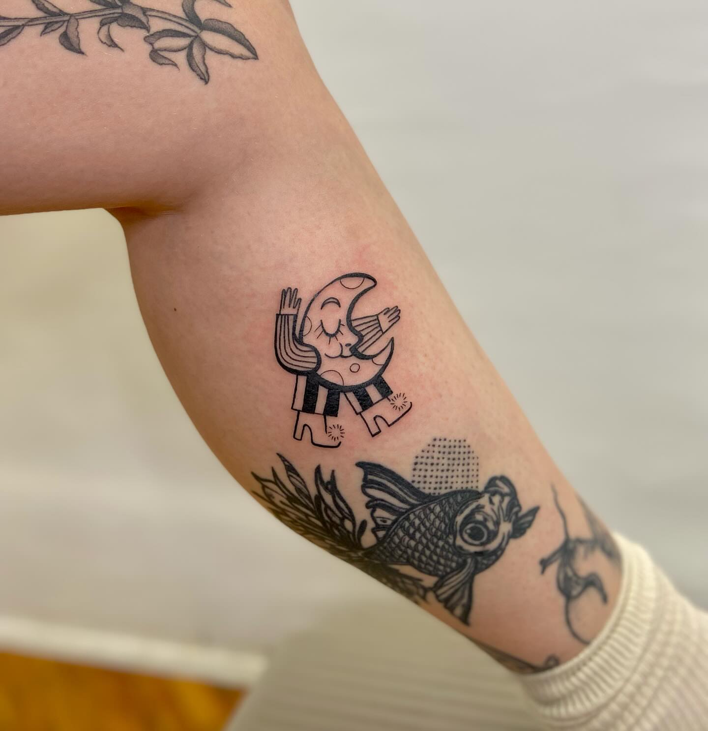 Tattoo by @cathbraungrenier — dotwork