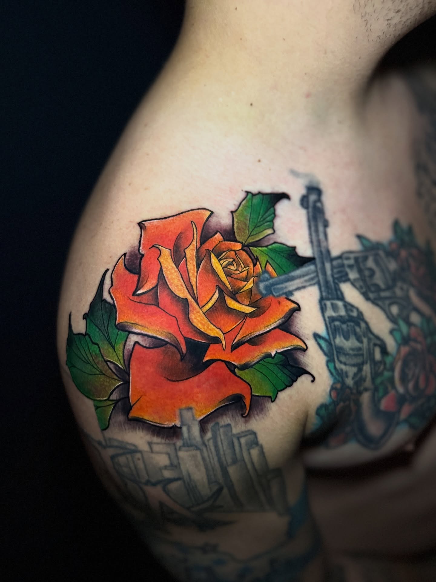 Rose American traditional tattoo on the shoulder by Jackse π§πΌββοΈ Tattoos π§πΌββοΈ