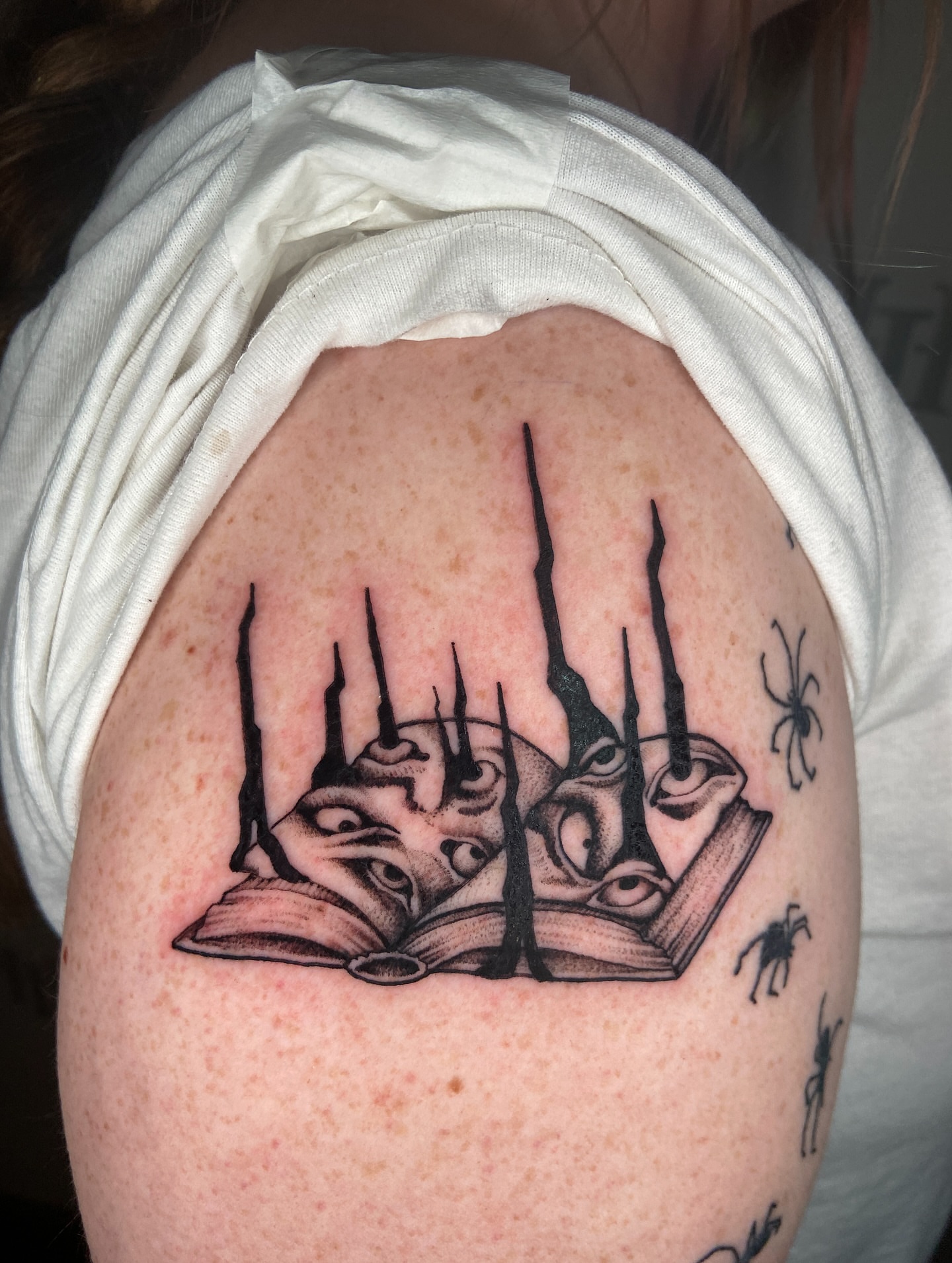 Tattoo by @quinndoskis — black_and_grey