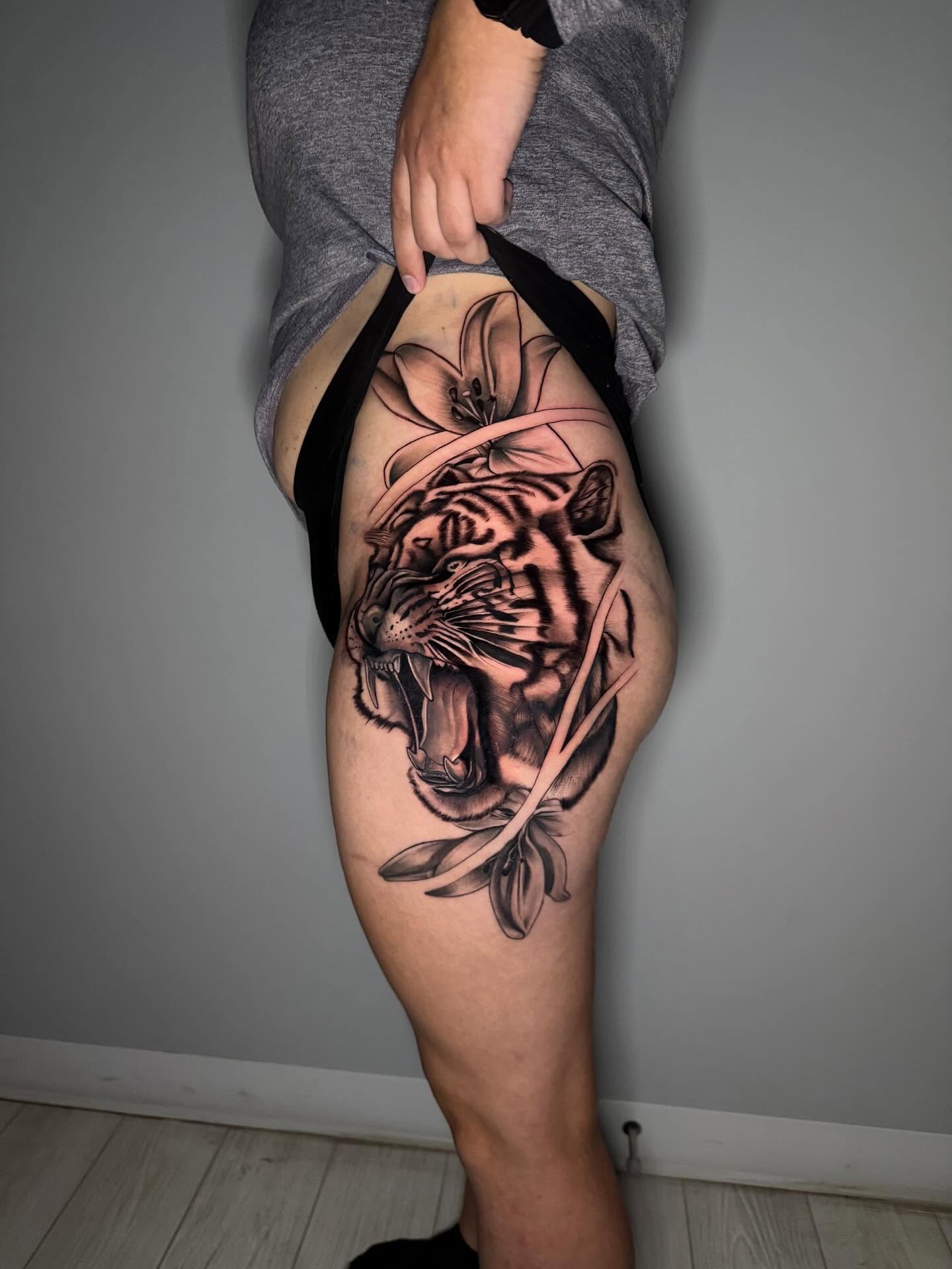 Tattoo by @payasoink402 — realism, black_and_grey