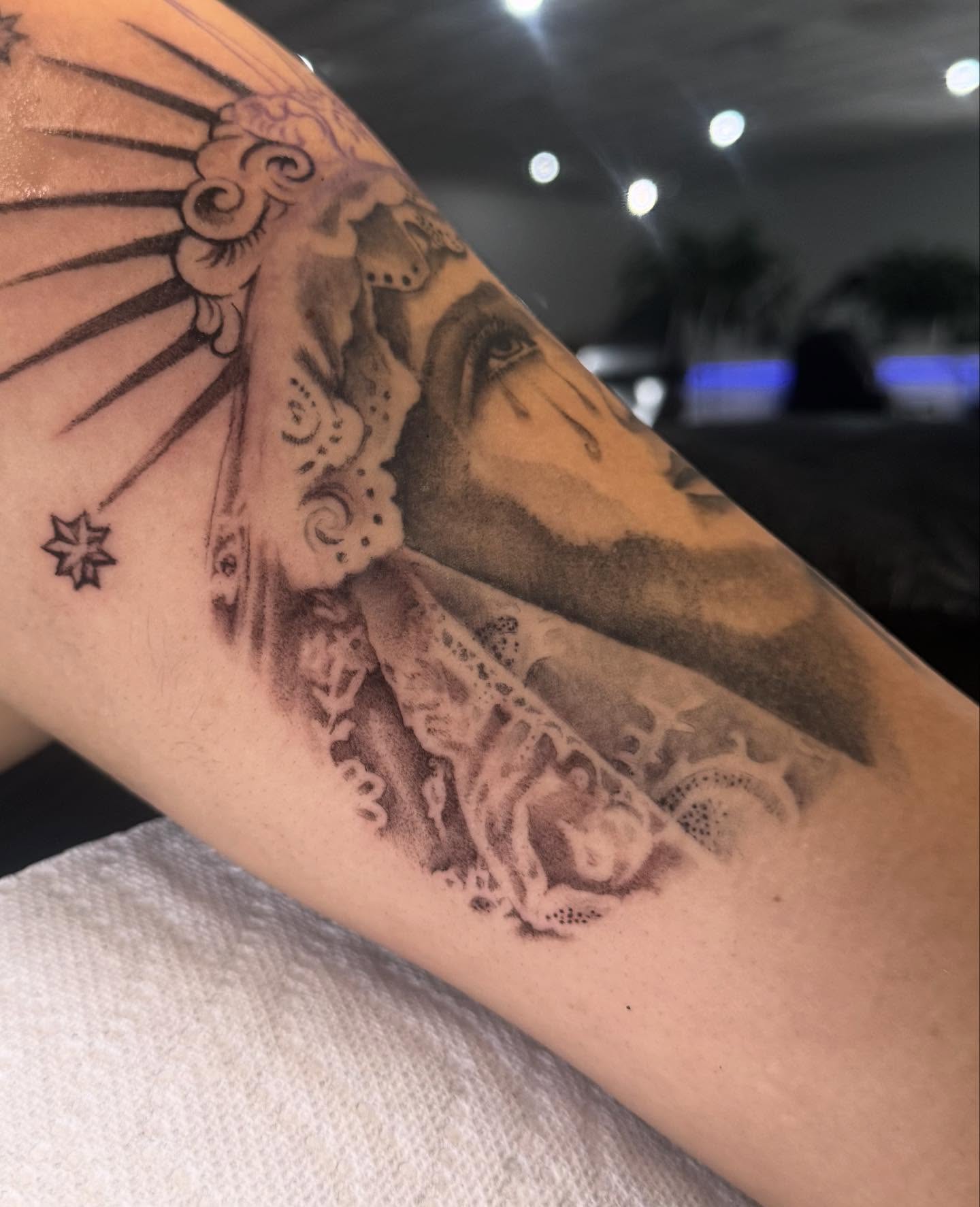 Religious figure realism tattoo on the forearm by dallas tattoo artist ๐ฒ๐ฝ bilingue