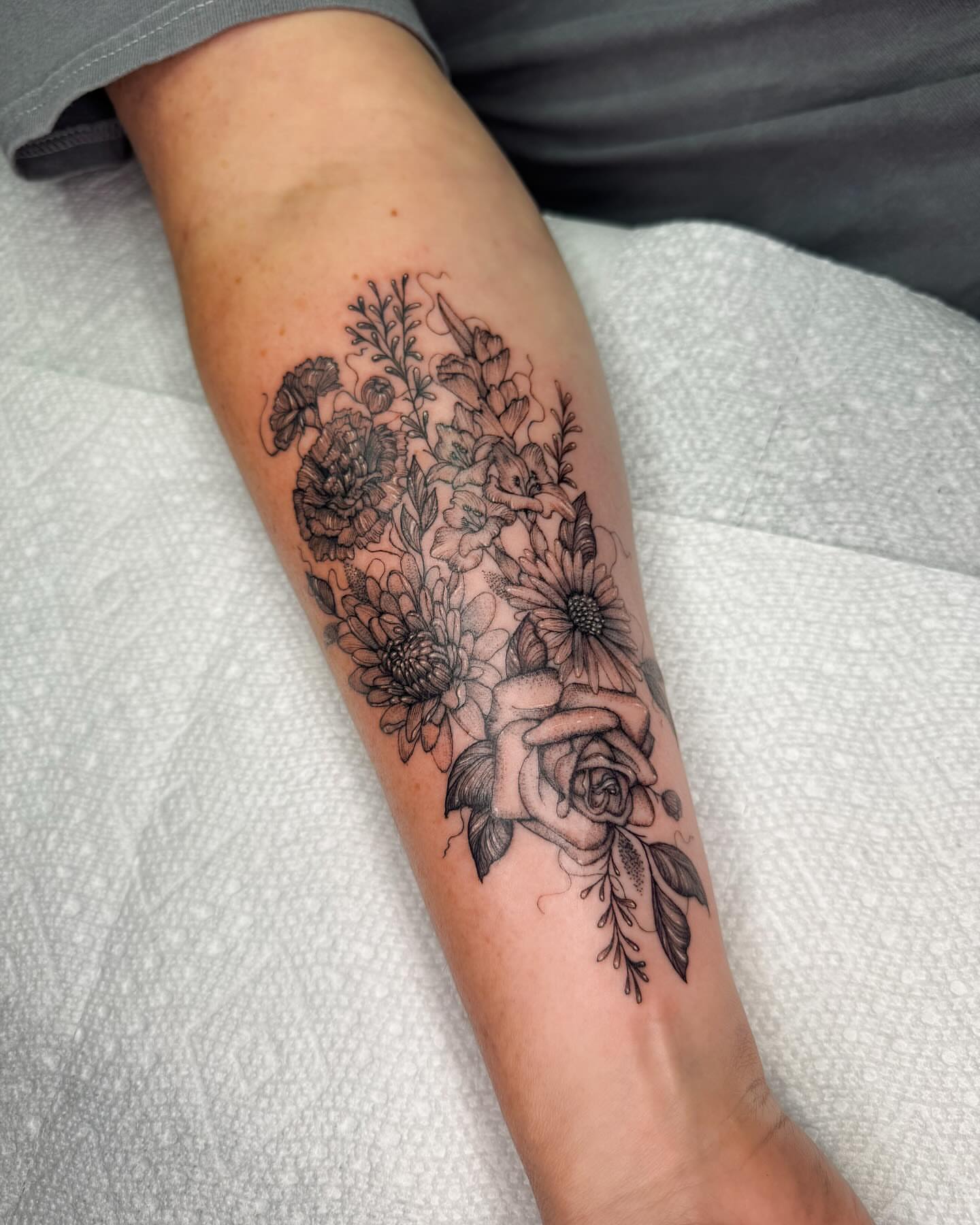 Tattoo by @natasharacheltattoos — black_and_grey