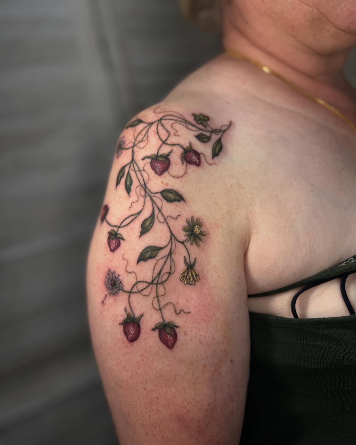 Tattoo by @natasharacheltattoos — realism