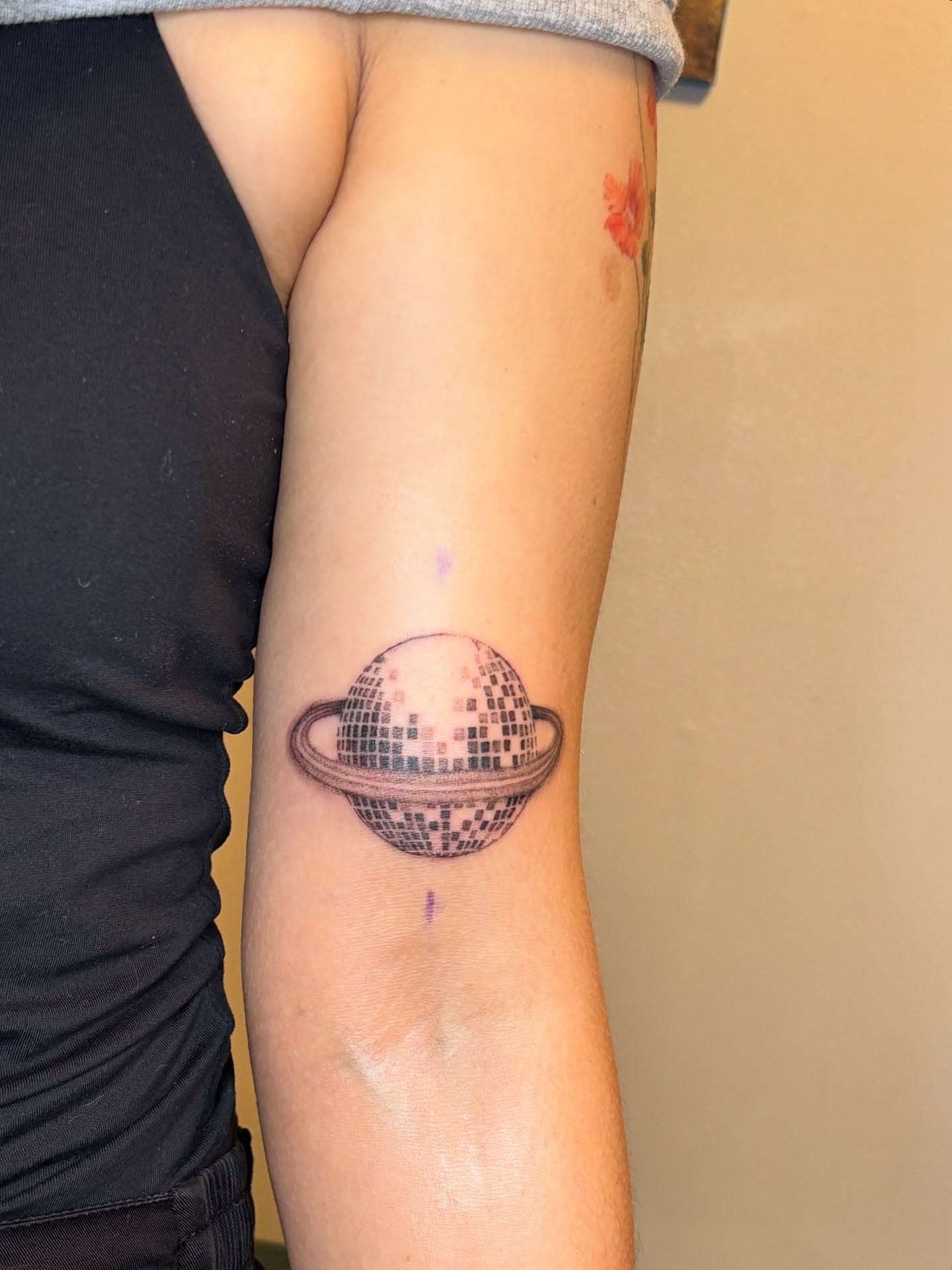 Tattoo by @sterstraal — dotwork
