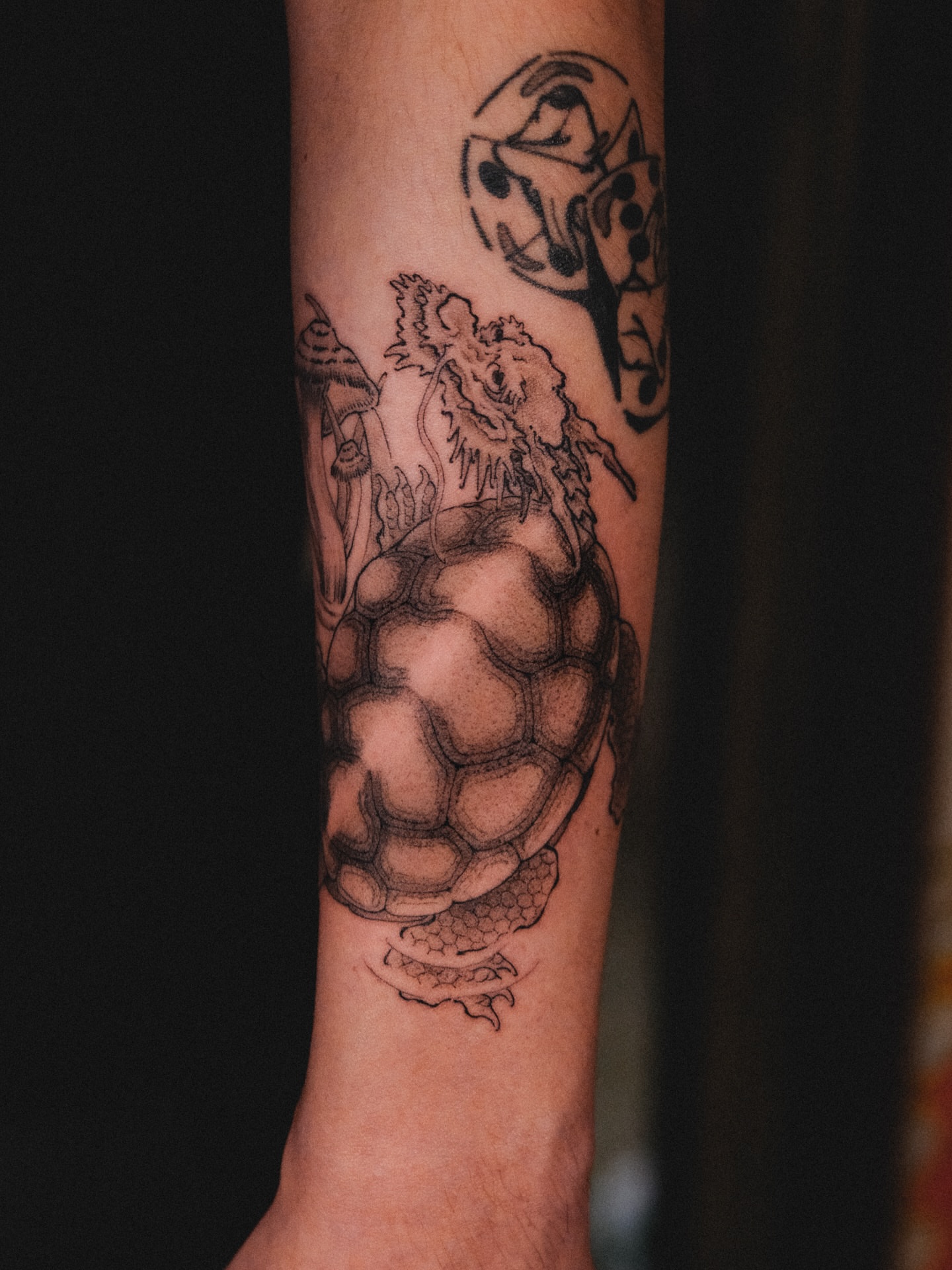 Tattoo by @ray_thefox — black_and_grey