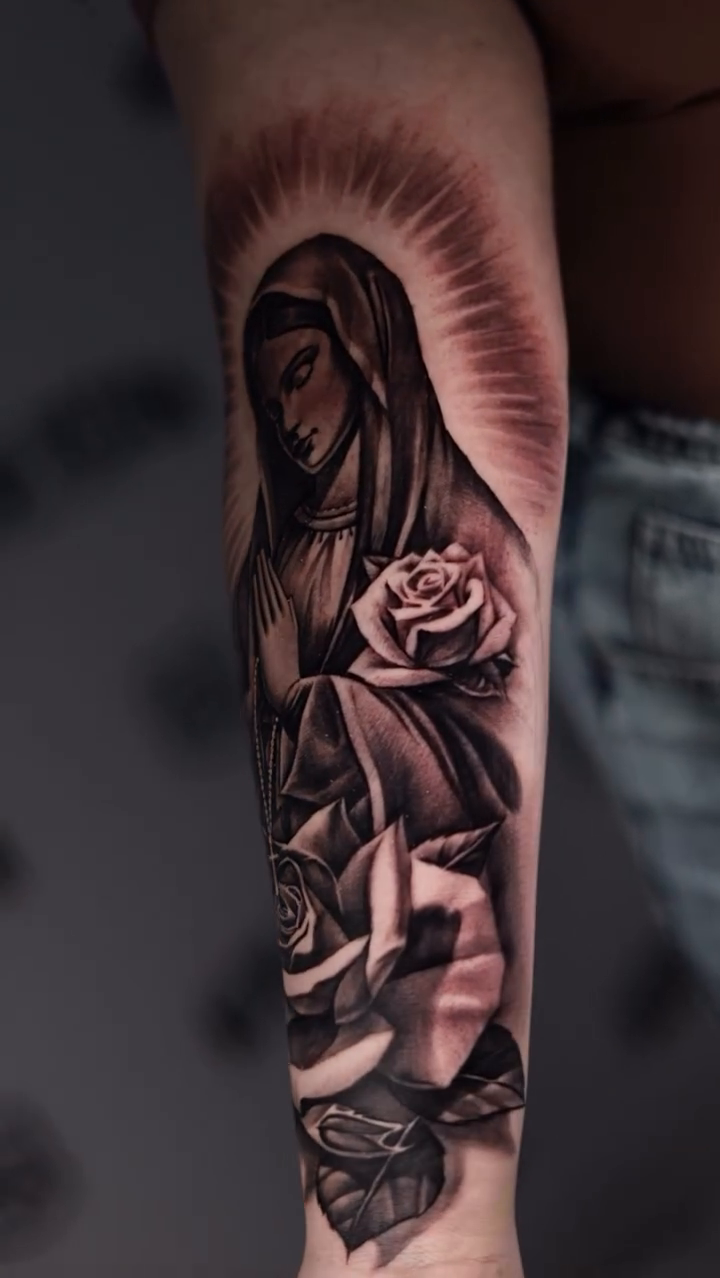 Tattoo by @lys__ink — black_and_grey, realism