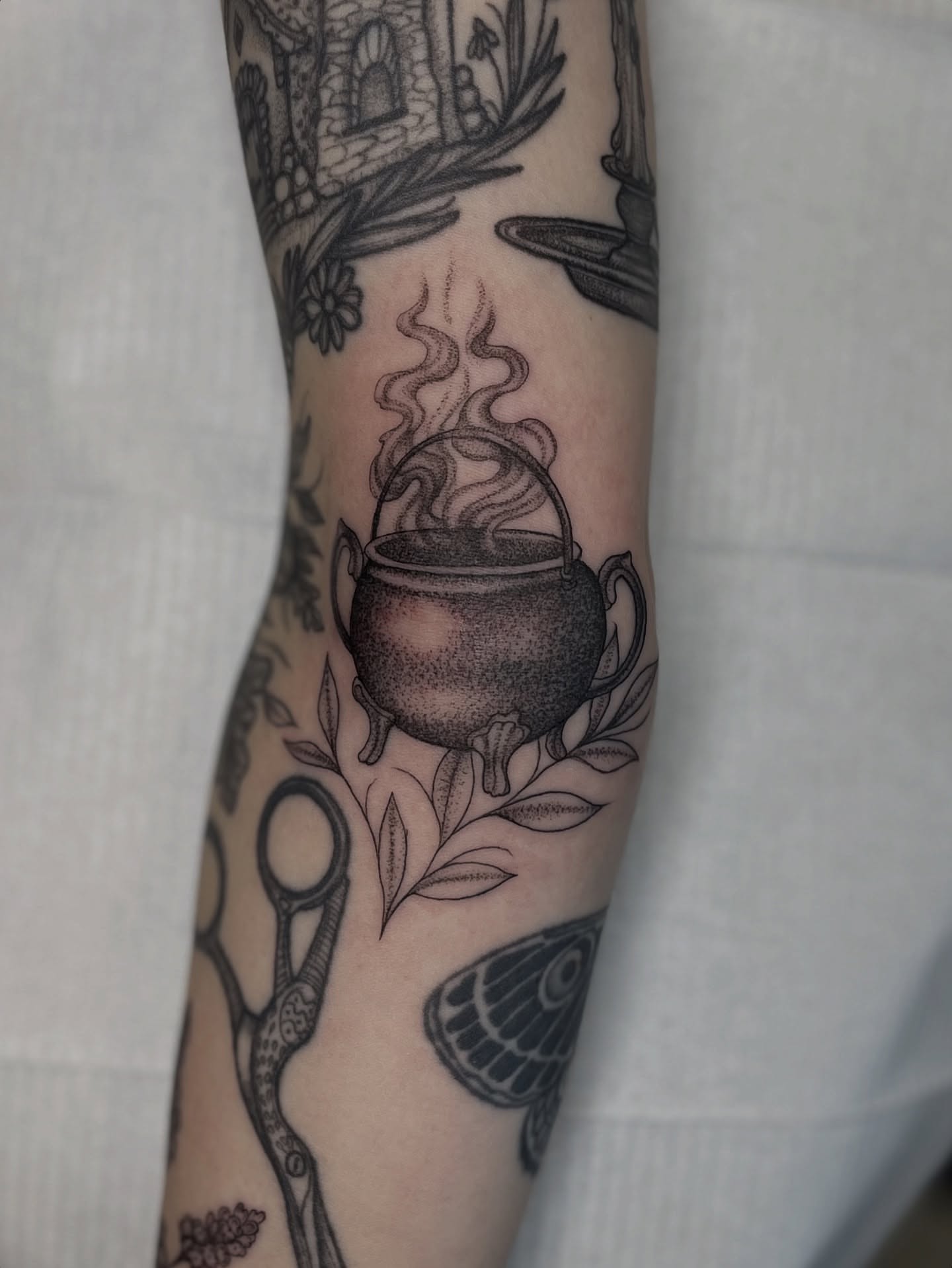 Cauldron with steam dotwork tattoo on the forearm by ๐ฐ๐๐ข๐๐๐ ๐๐ฃ๐๐๐๐ข๐ชฟ