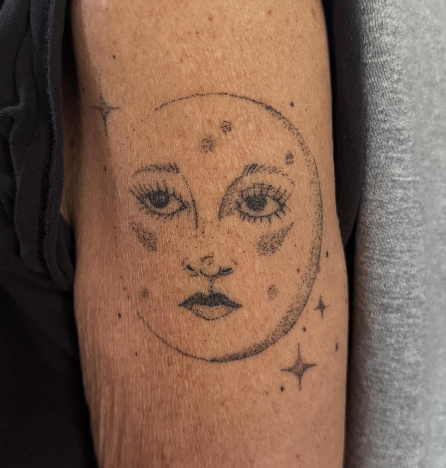 Tattoo by @babybeartattoos β dotwork, minimalist