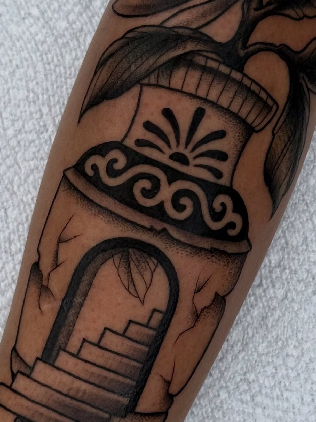 Tattoo by @yuriabreutattoo — black_and_grey