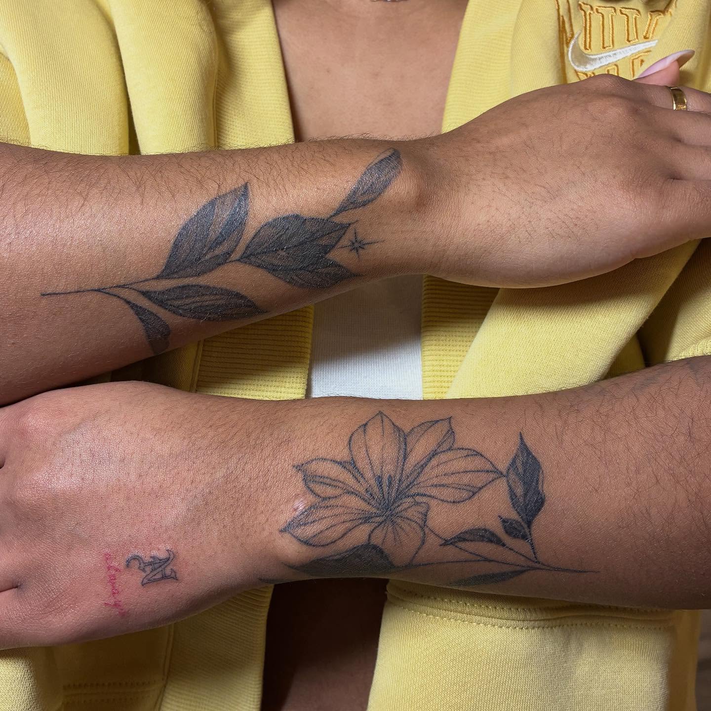 Flower and leaves black and grey tattoo on the forearm by Shamalee Delacruz✨