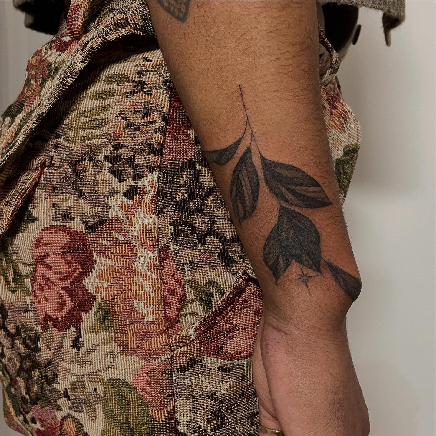 Tattoo by @tatubuny — black_and_grey