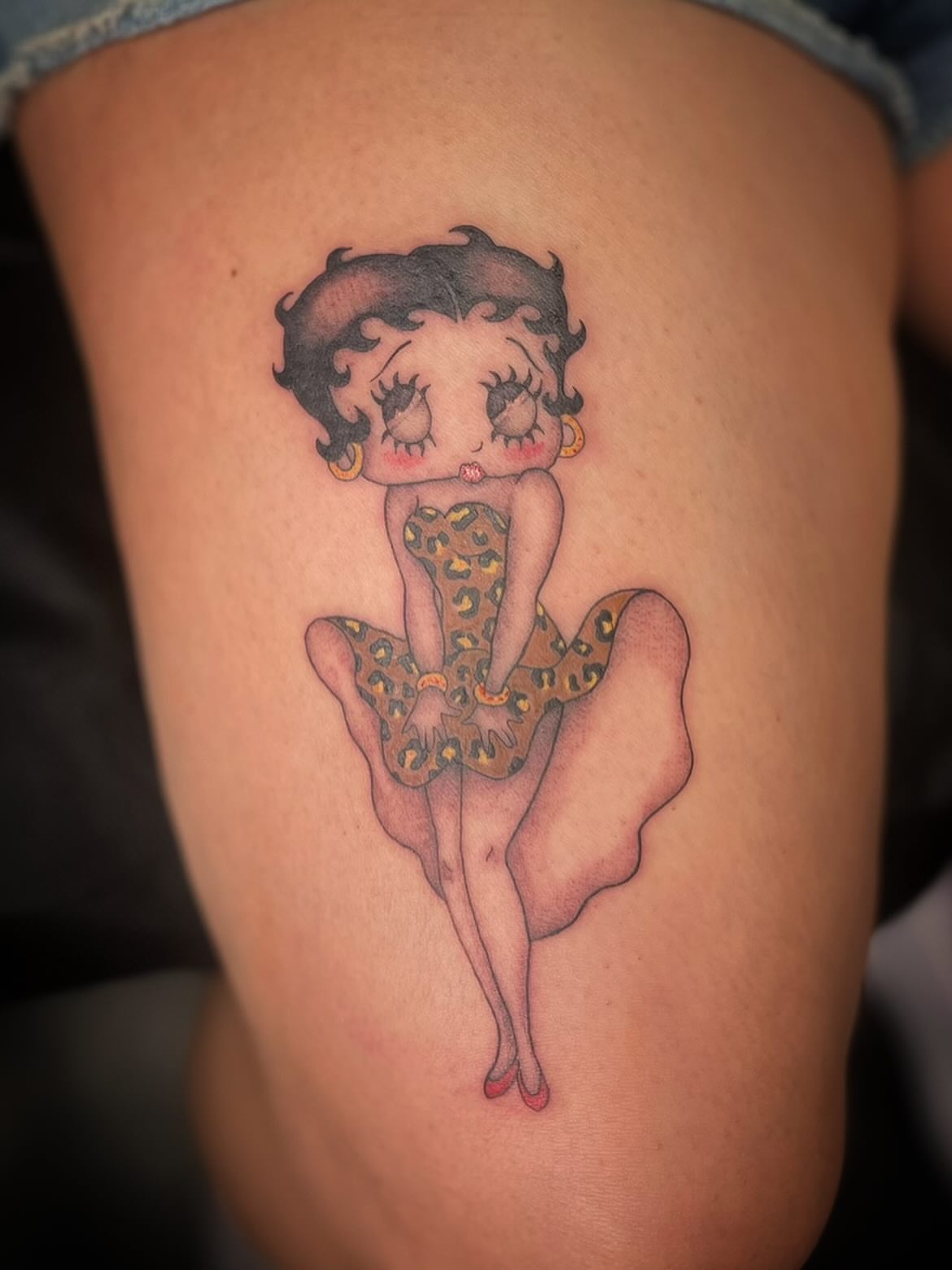 Betty Boop American traditional tattoo on the thigh by ⊹ * . 𝕵az ⊹ * .