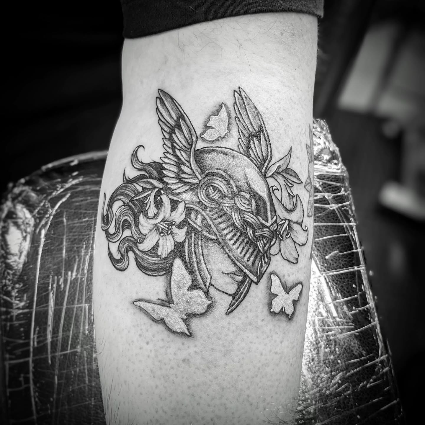 Skull with flowers dotwork tattoo on the forearm by 𝕸𝖆𝖉𝖎 (𝕸𝖆𝖉 𝕯𝖔𝖌)
