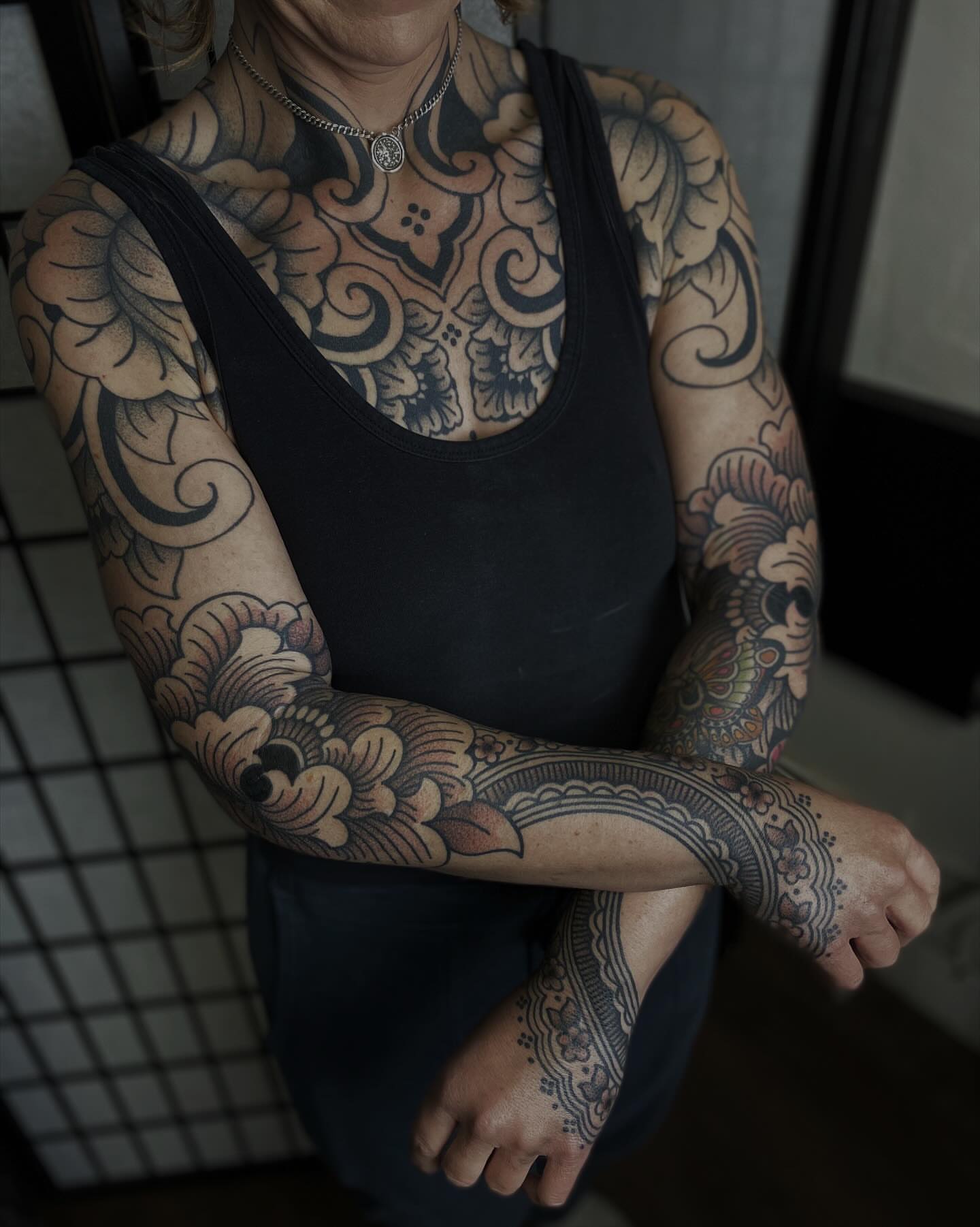 Tattoo by @veronicamussertattoo — black_and_grey