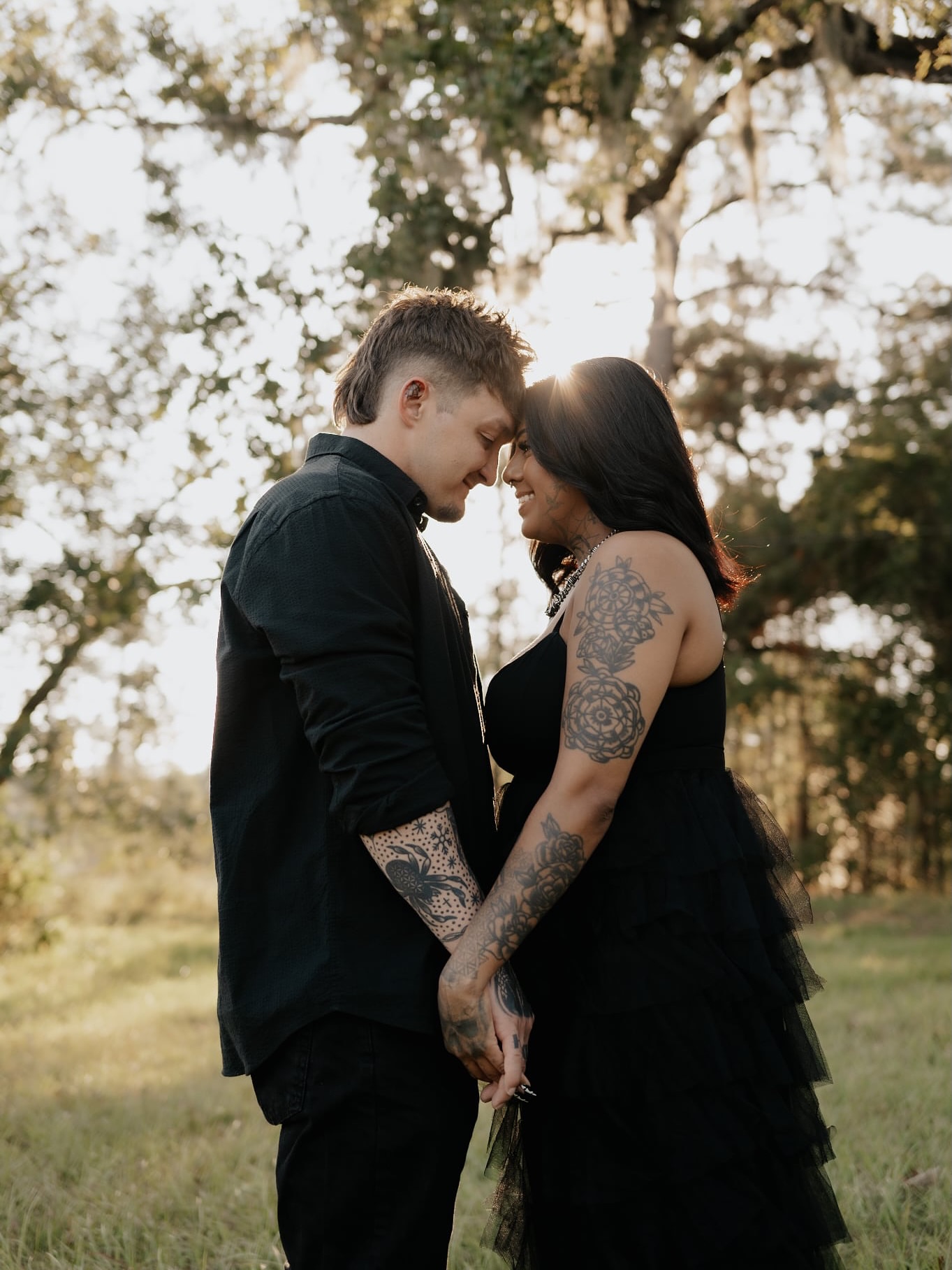 Tattooed couple black and grey tattoo on the upper arm by ♡ 𝒜𝓂𝒾𝓃𝒶 𝐵𝒽𝒶𝓉𝓉𝒾 ♡