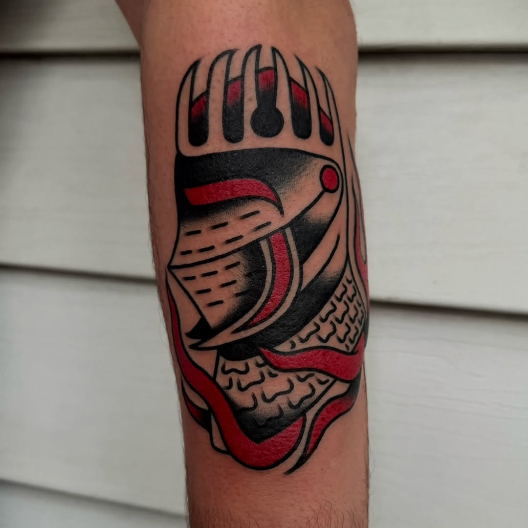 Tattoo by @danielmesenbtt β american_traditional