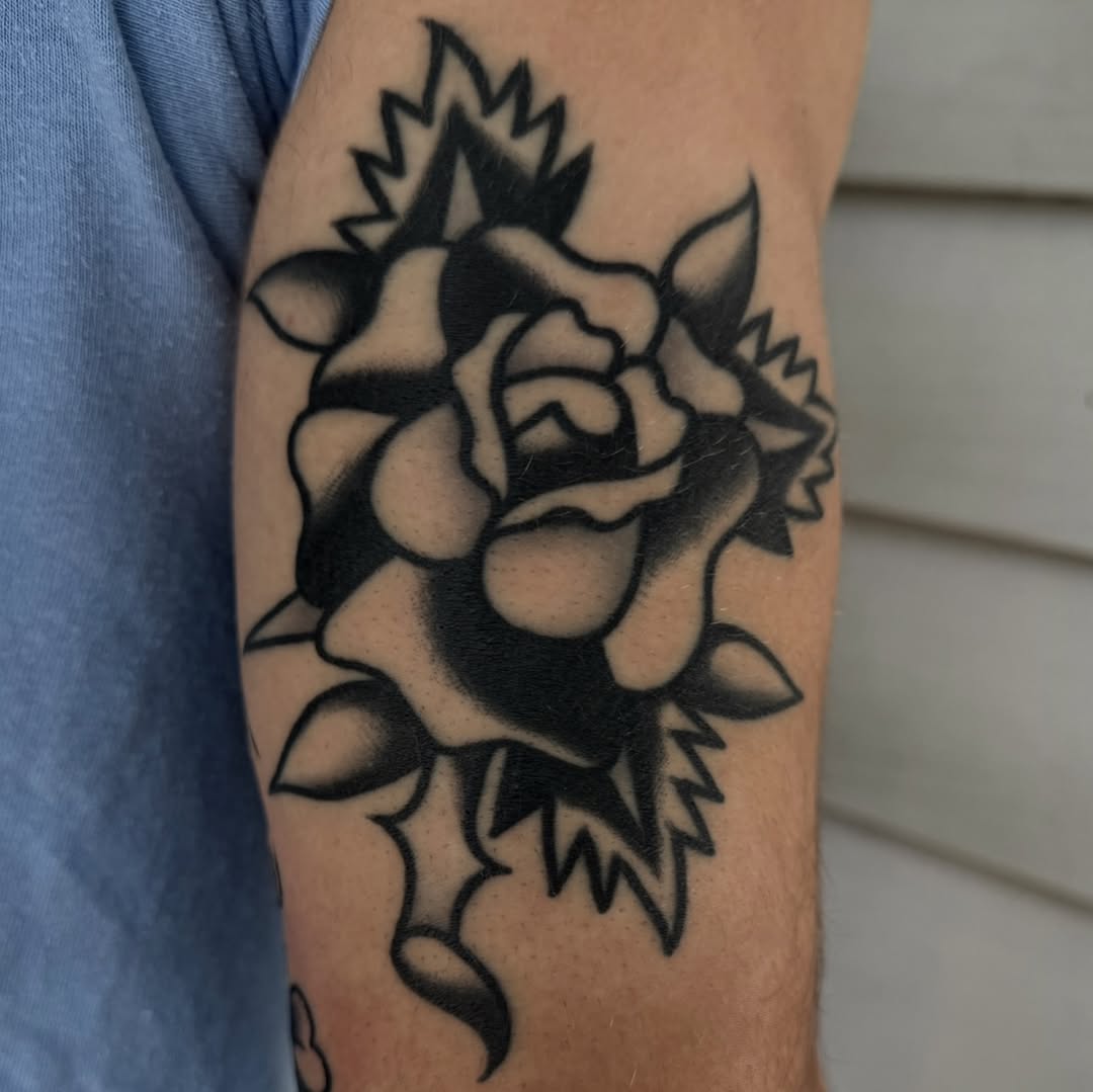 Tattoo by @danielmesenbtt β american_traditional, black_and_grey