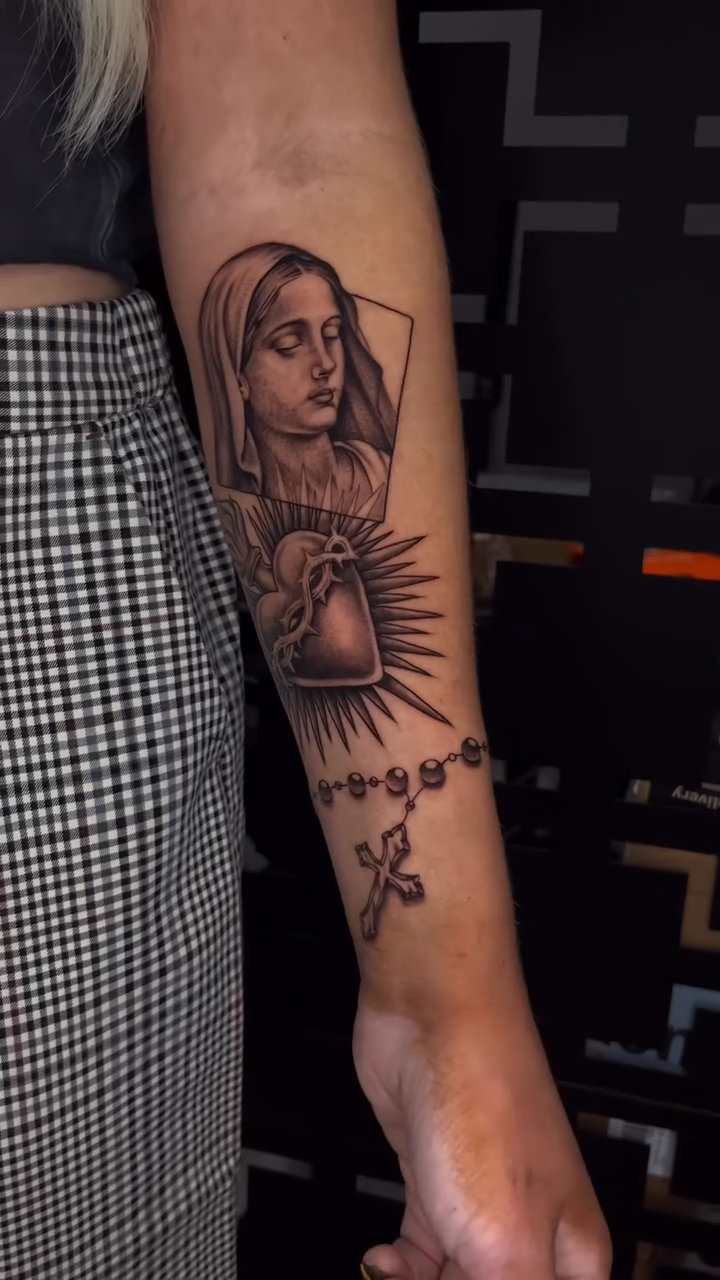 Virgin Mary and Sacred Heart realism tattoo by Connor Arvay