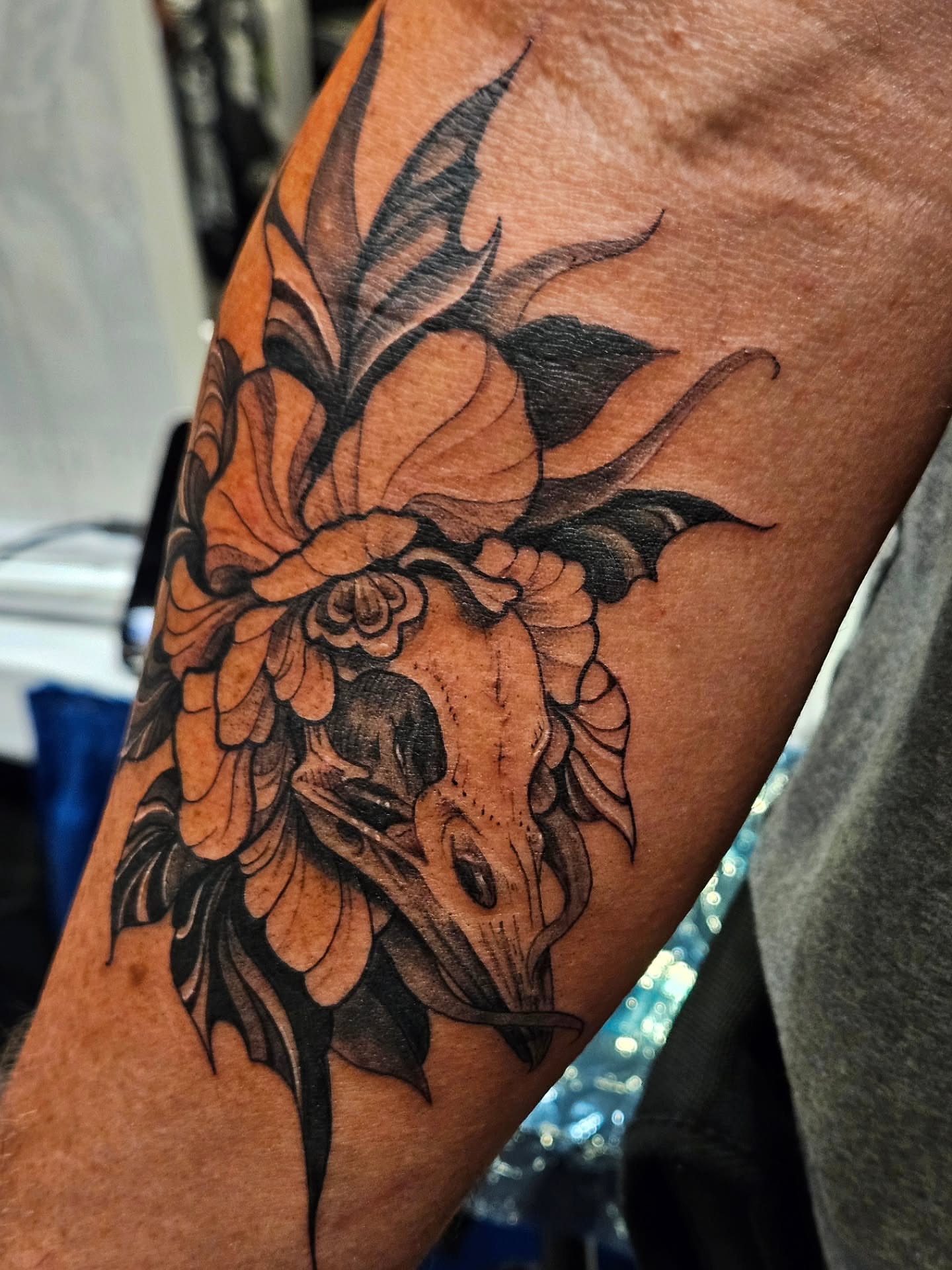 Tattoo by @kassyfiori — american_traditional, black_and_grey